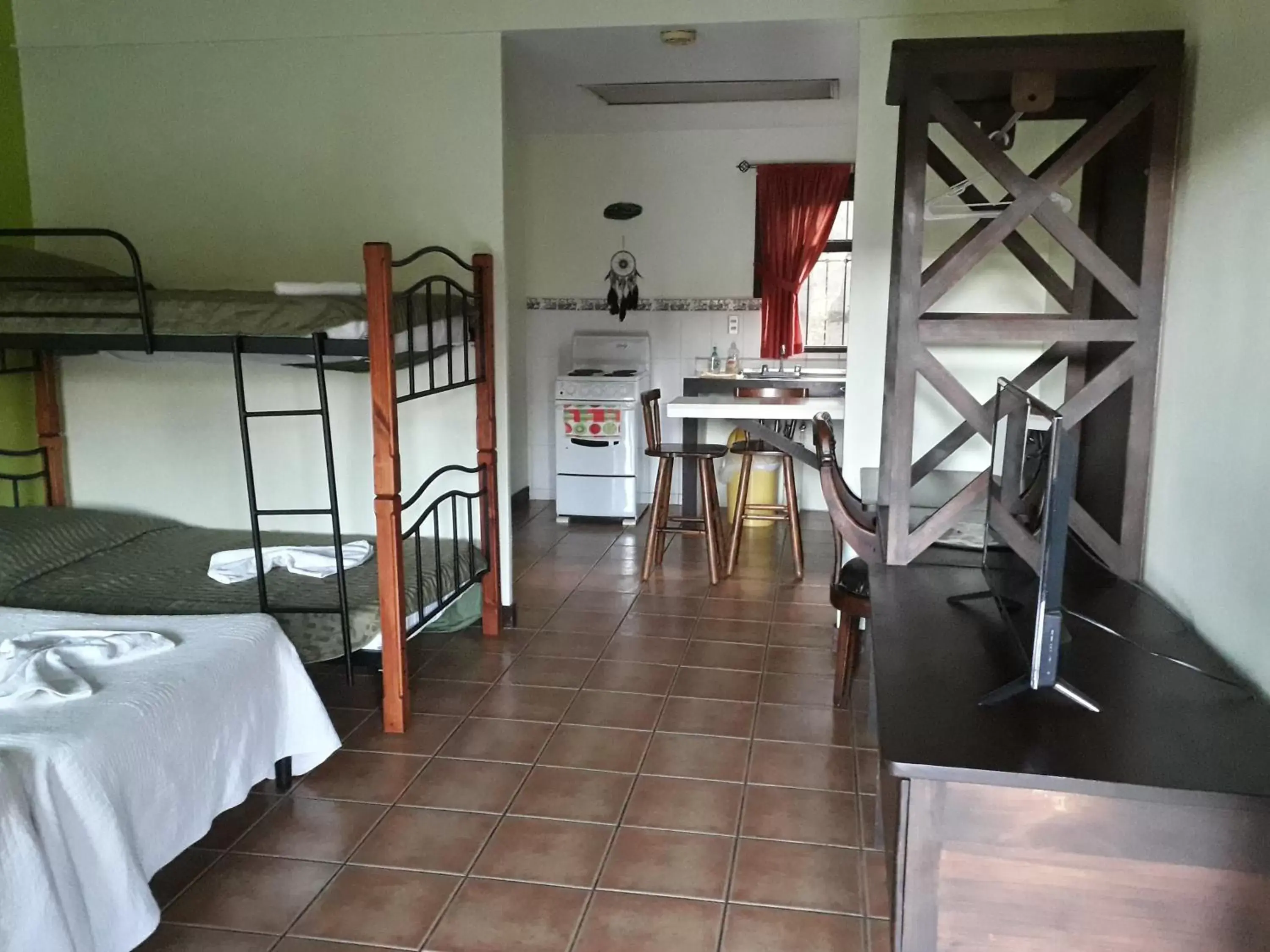 Family, Bunk Bed in Dos Palmas Studio Apartments