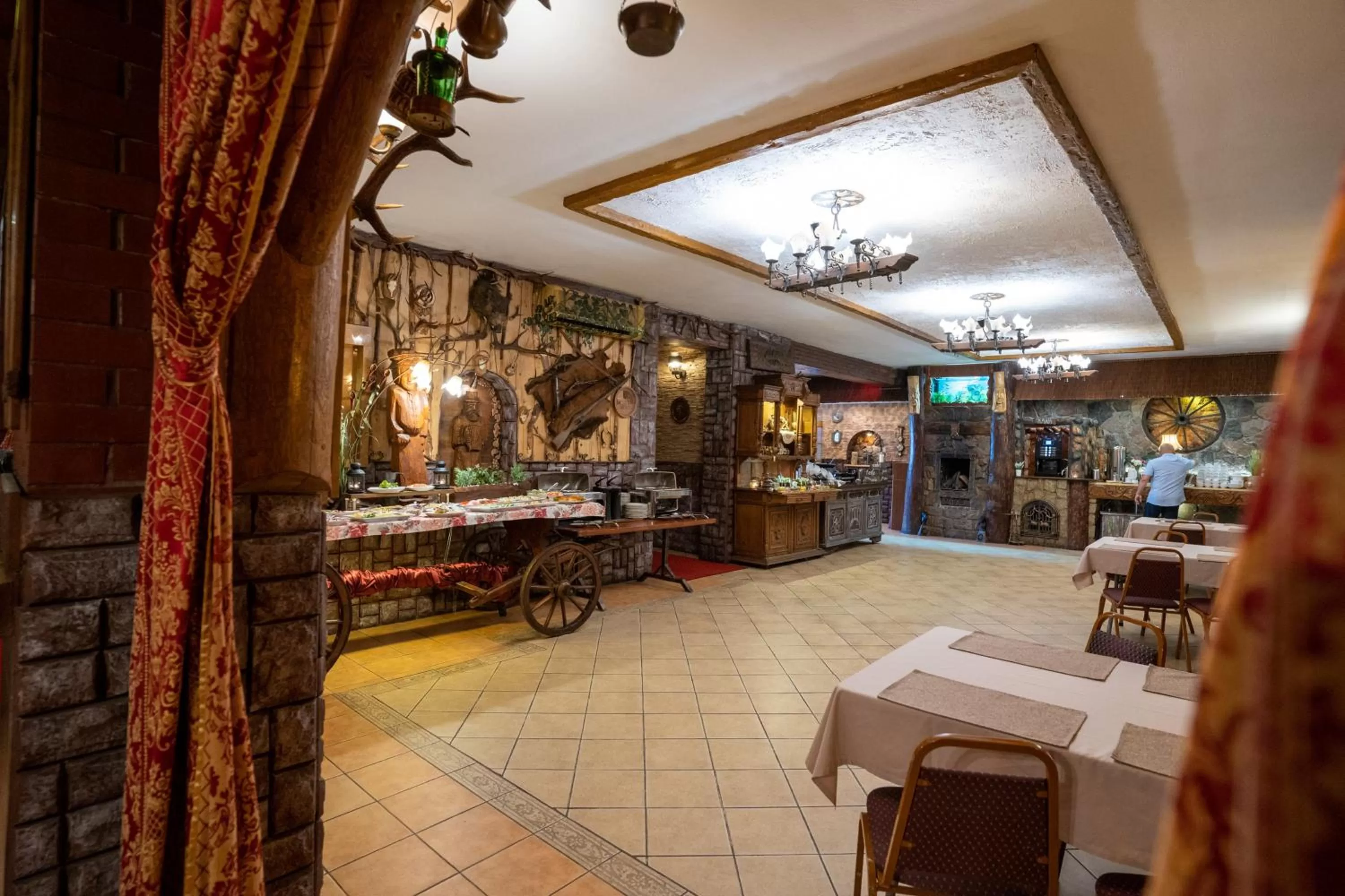 Restaurant/places to eat in Hotel Trylogia