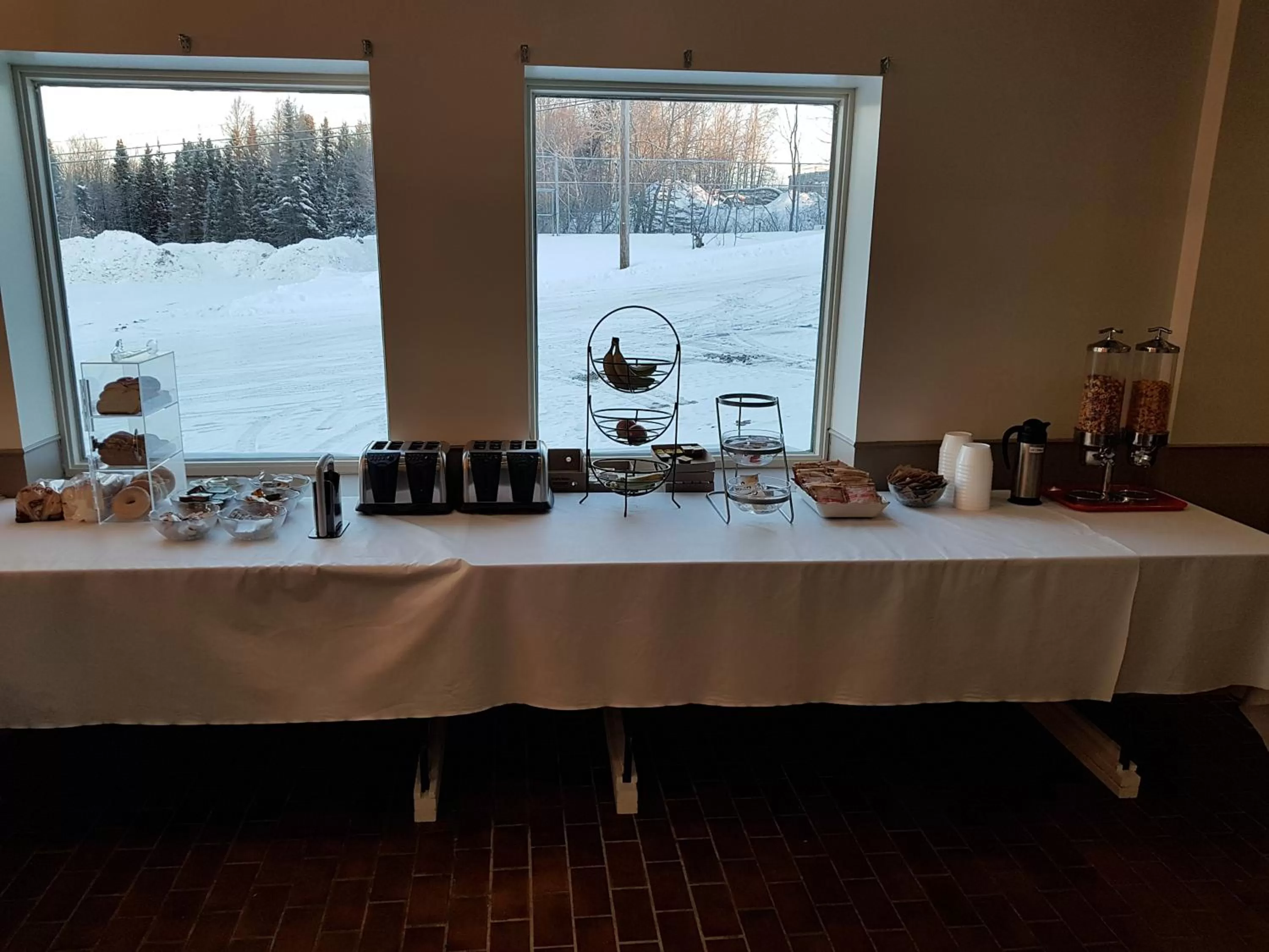 Food and drinks in Travelodge by Wyndham Baie Comeau