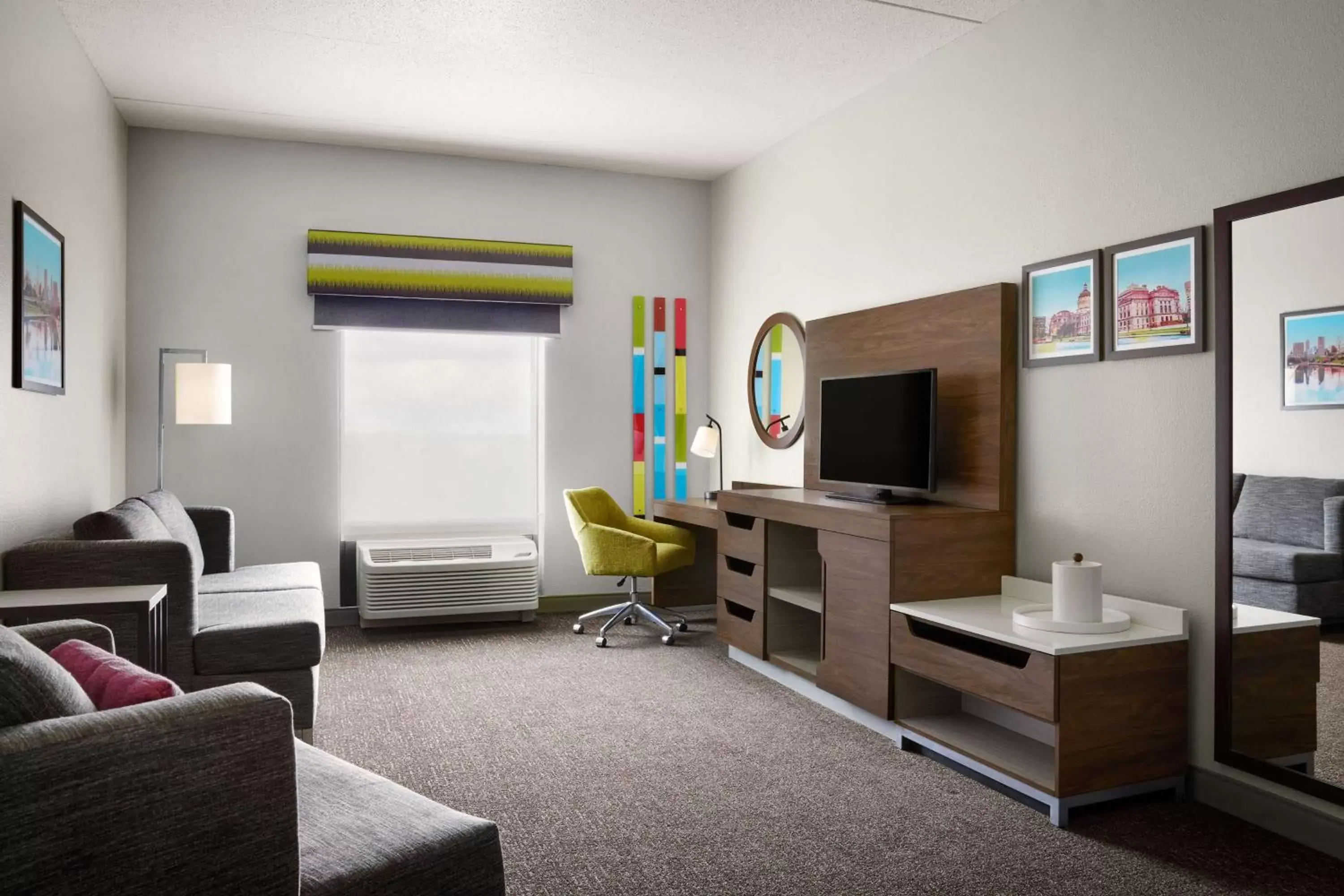 Bedroom, TV/Entertainment Center in Hampton Inn Indianapolis Northwest - Park 100