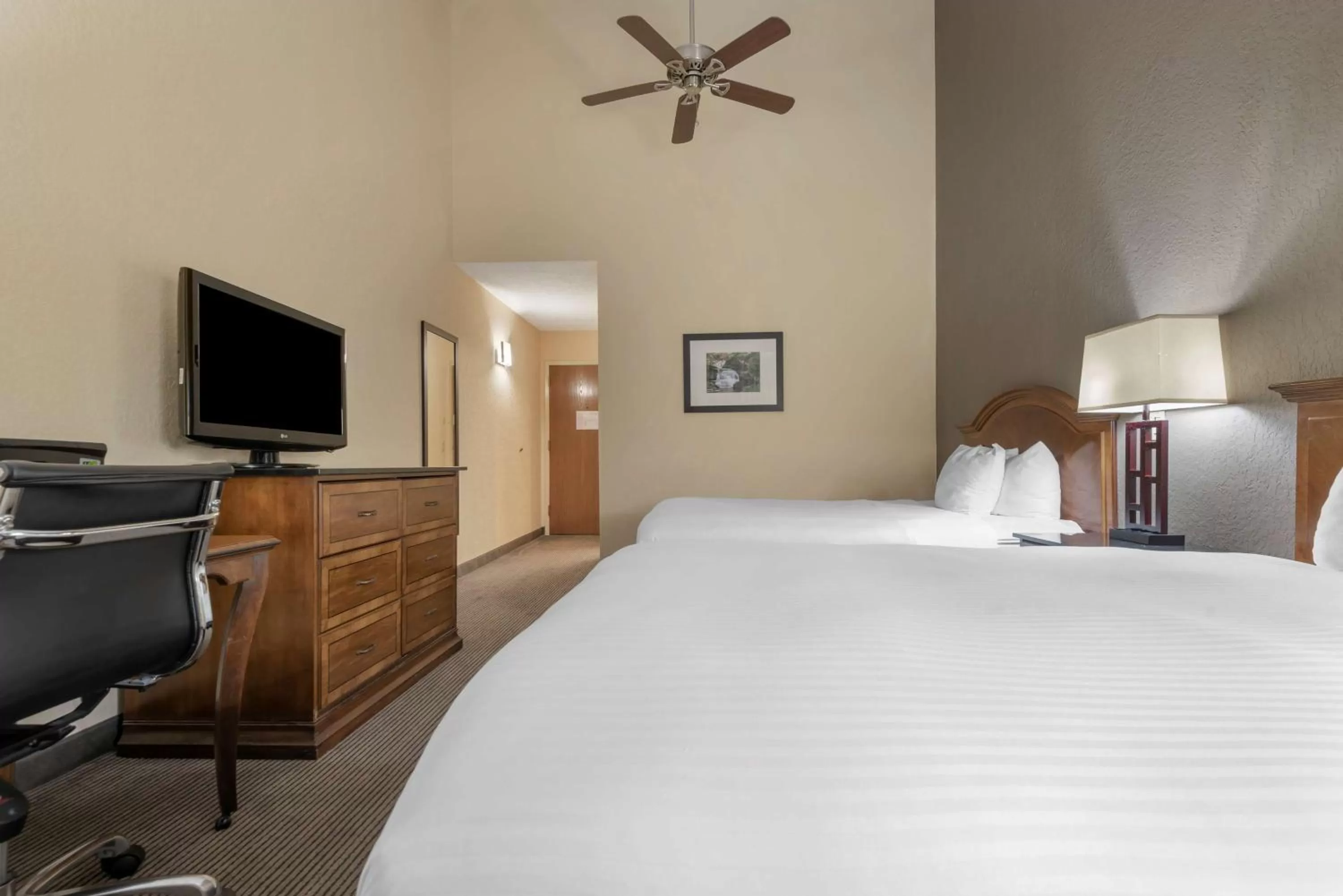 Bedroom, Bed in Best Western University Inn