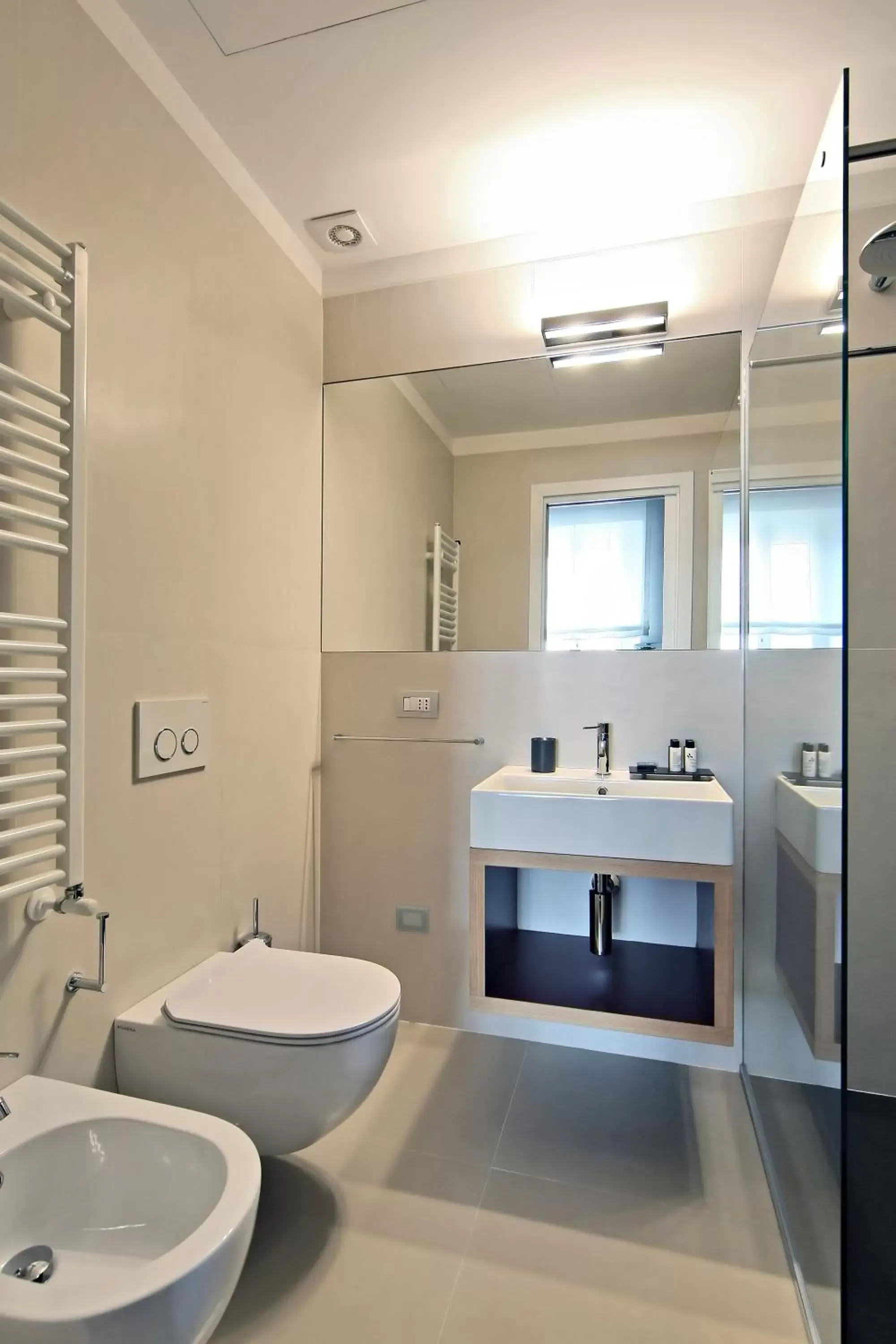 Toilet, Bathroom in Hotel Giolli Nazionale
