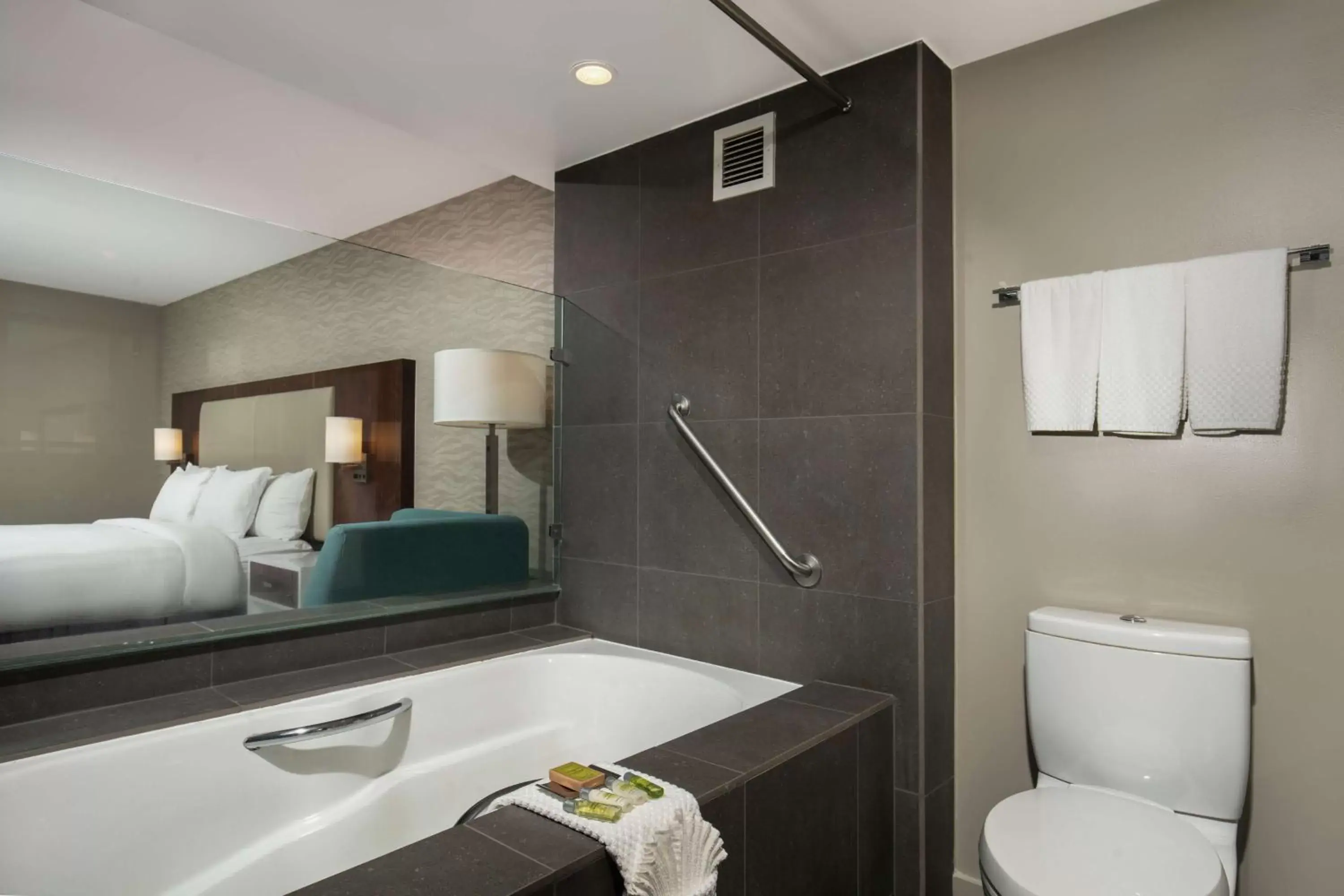 Bathroom in DoubleTree by Hilton Monrovia - Pasadena Area