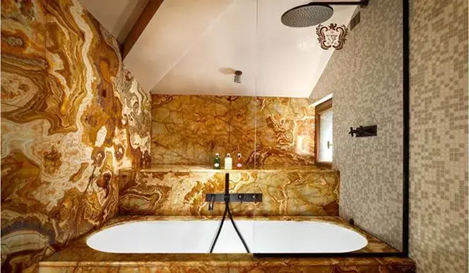 Bathroom in Palazzo Venart Luxury Hotel