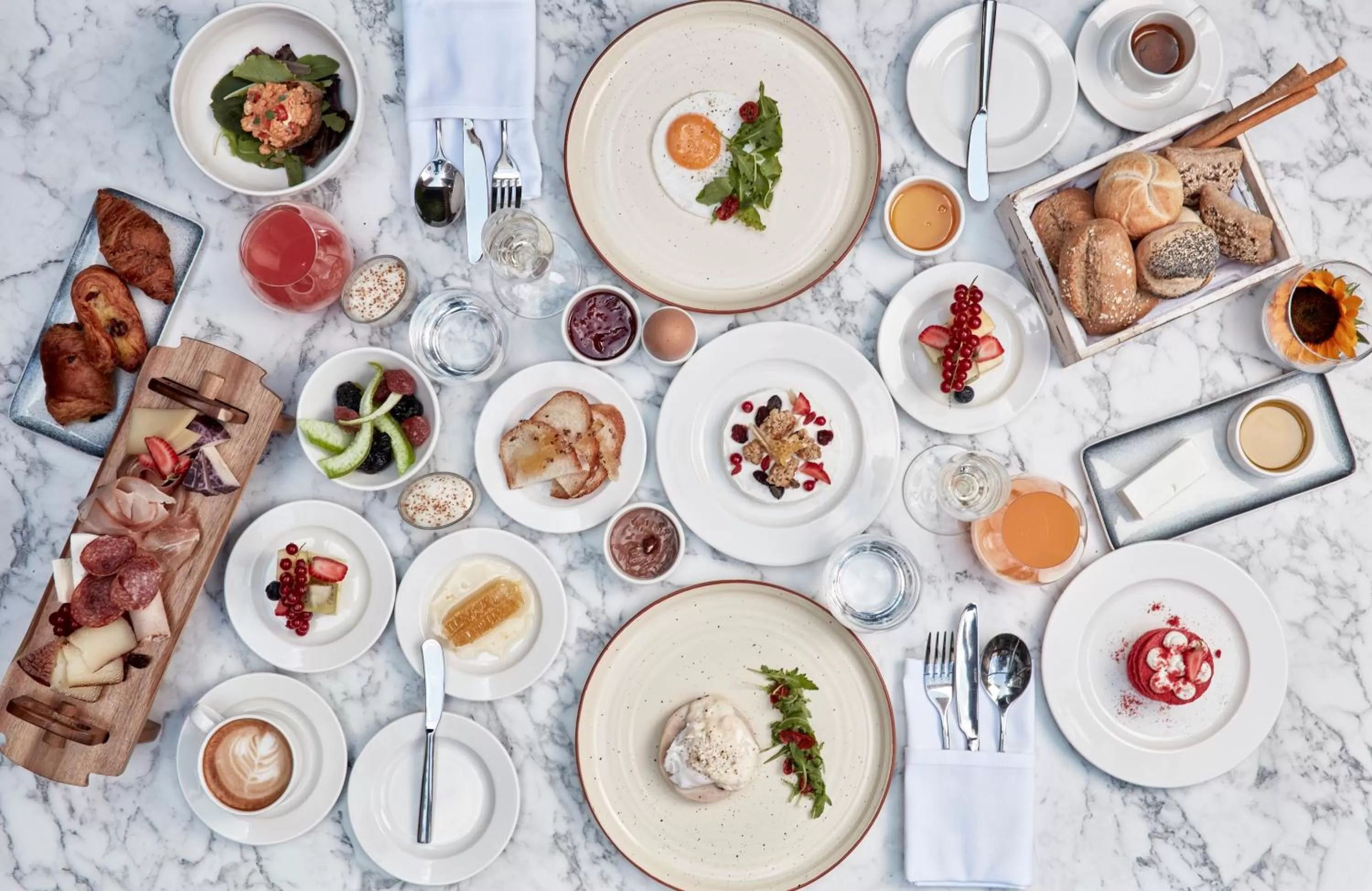 Restaurant/places to eat in Antigon Urban Chic Hotel, Thessaloniki