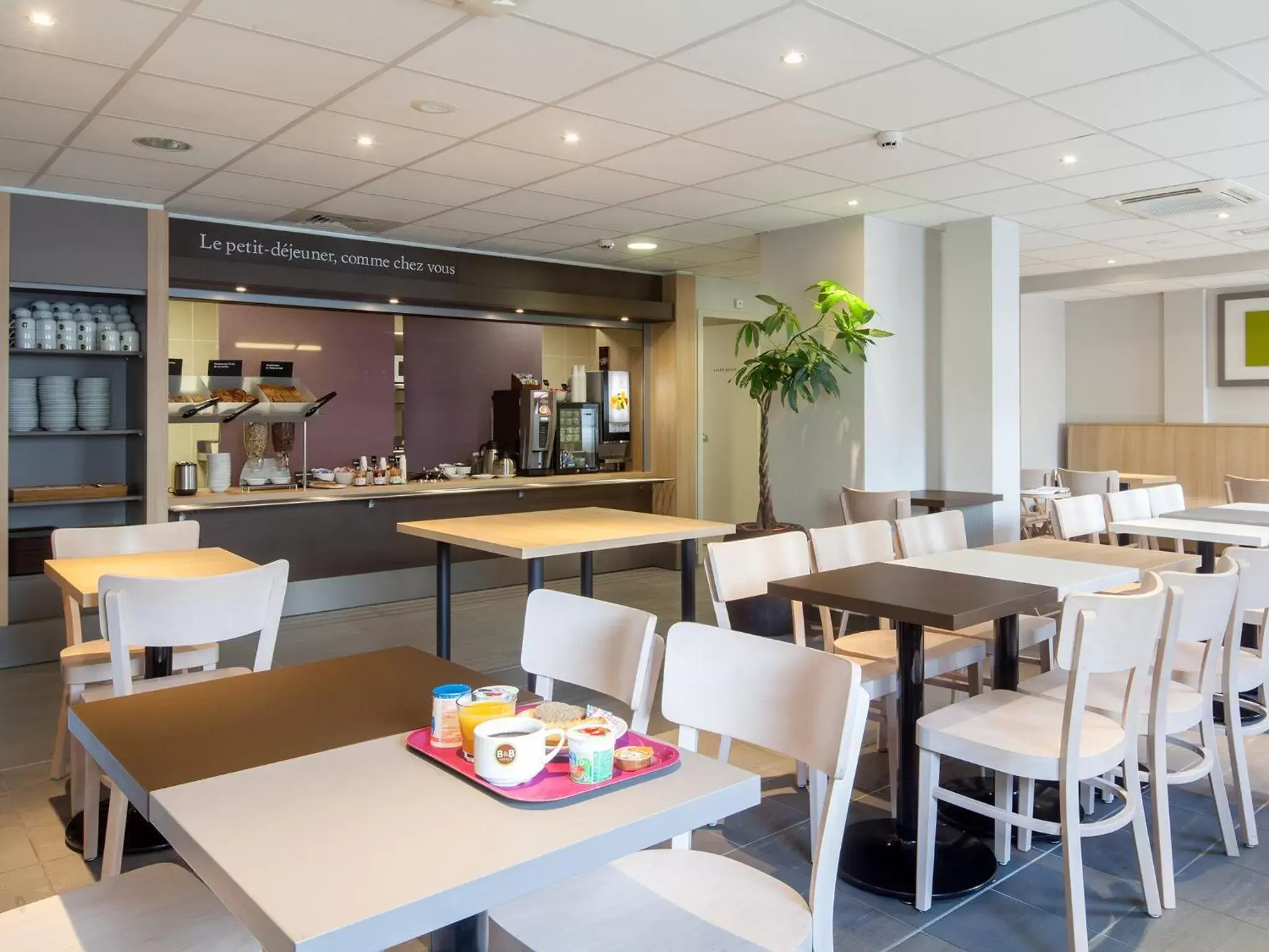 Restaurant/Places to Eat in B&B HOTEL Montpellier Centre Le Millénaire