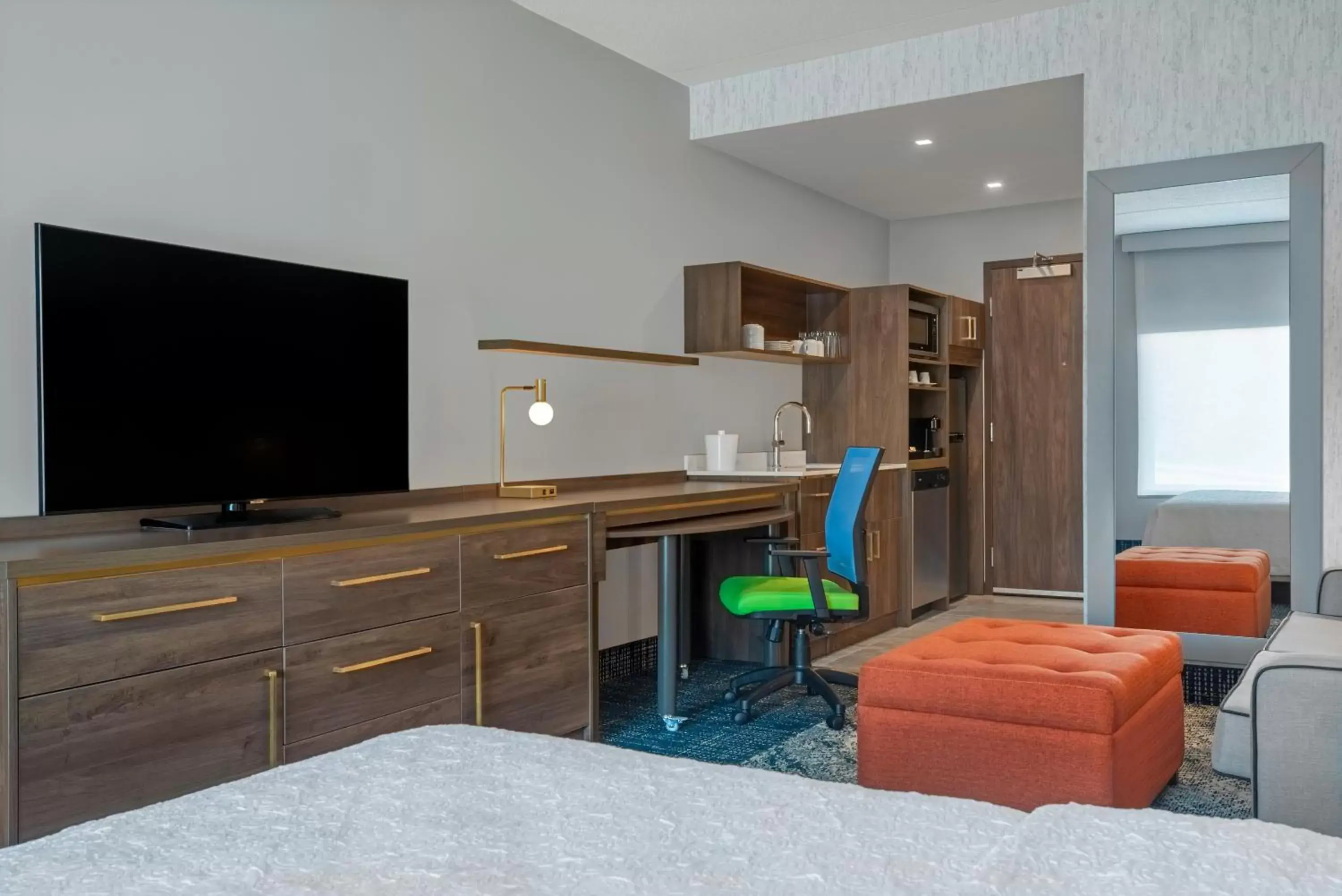 TV/Entertainment Center in Home2 Suites By Hilton Huntsville