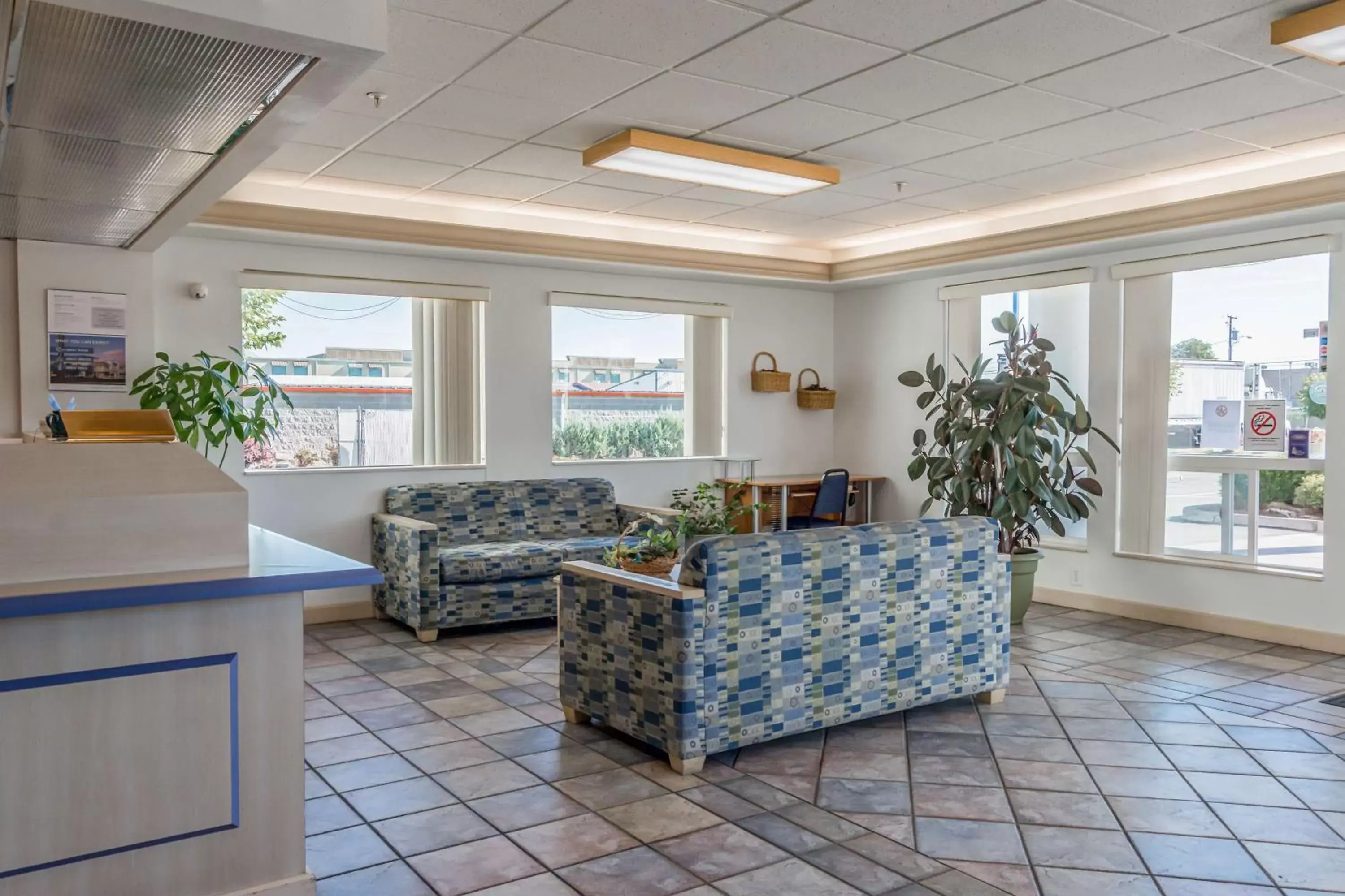 Lobby or reception in Motel 6-Redmond, OR Lobby or reception in Motel 6-Redmond, OR