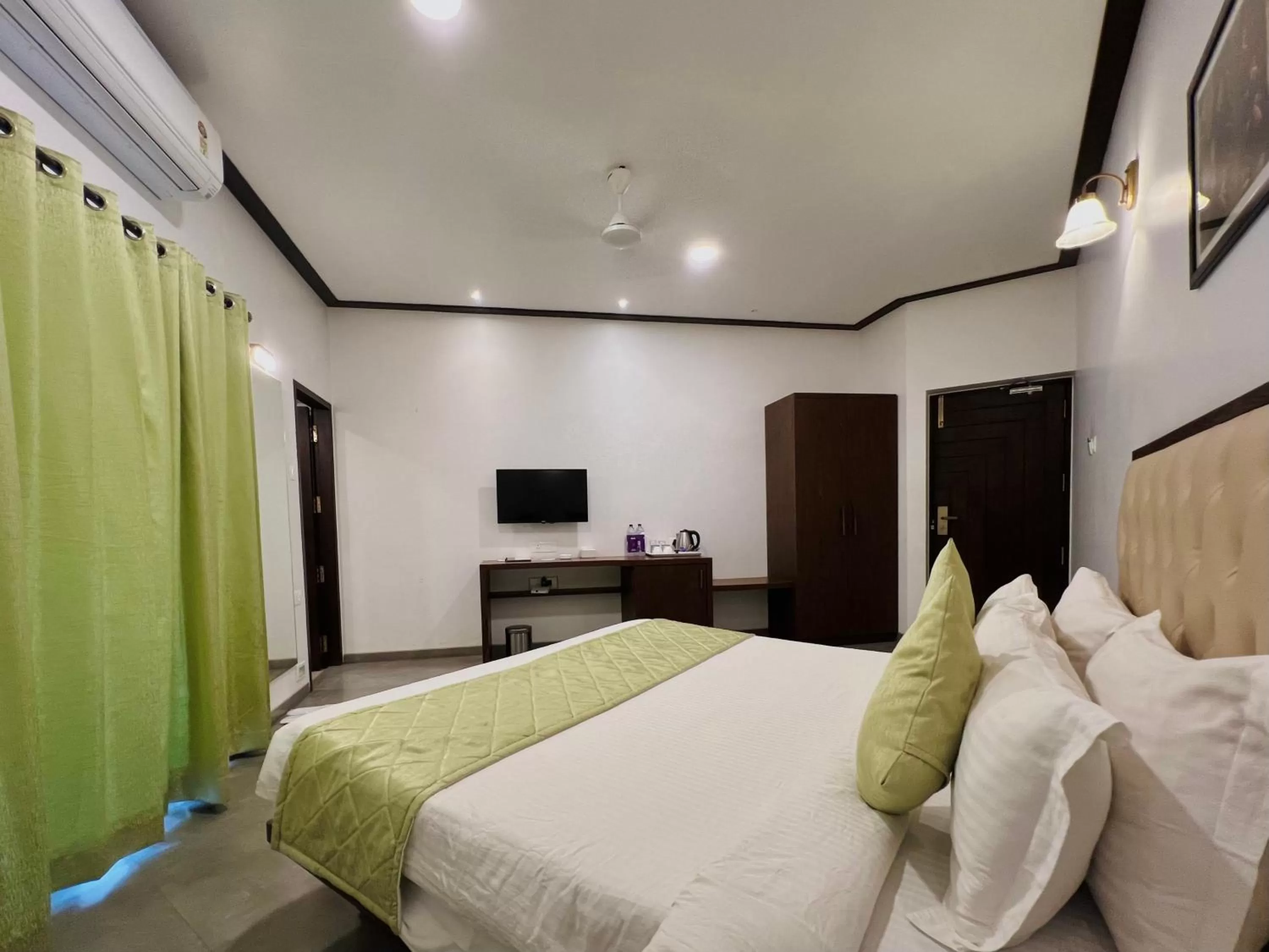 Bedroom, Bed in Tranquil Resort & Spa