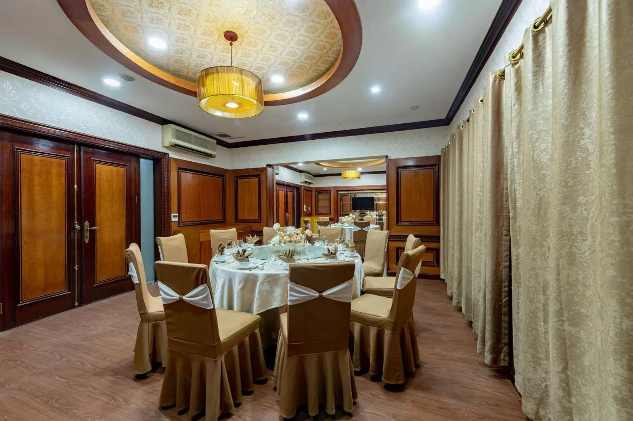 Restaurant/Places to Eat in Lao Cai Star Hotel