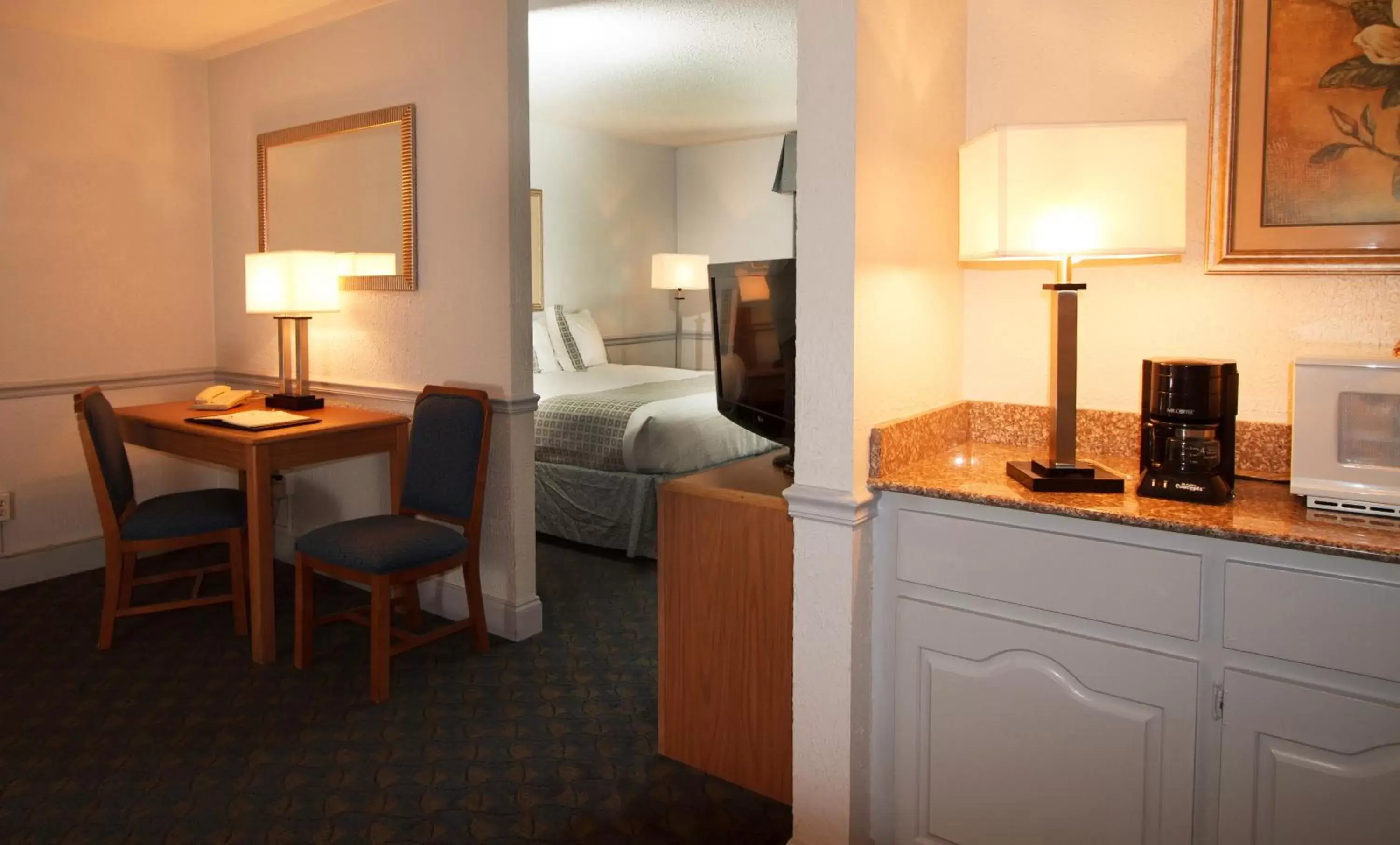 King Suite in Comfort Inn Savannah