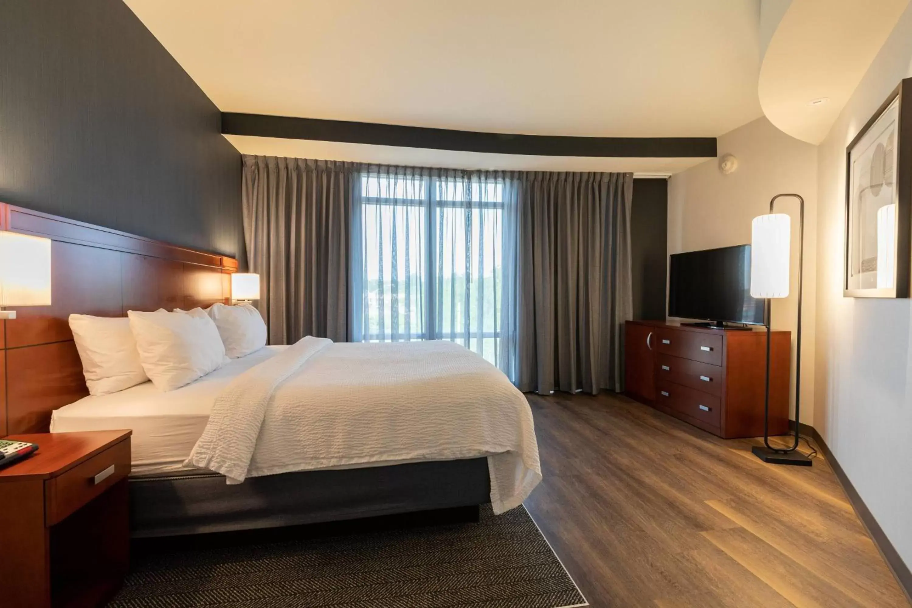 Bedroom, Bed in Courtyard by Marriott Cincinnati Midtown/Rookwood