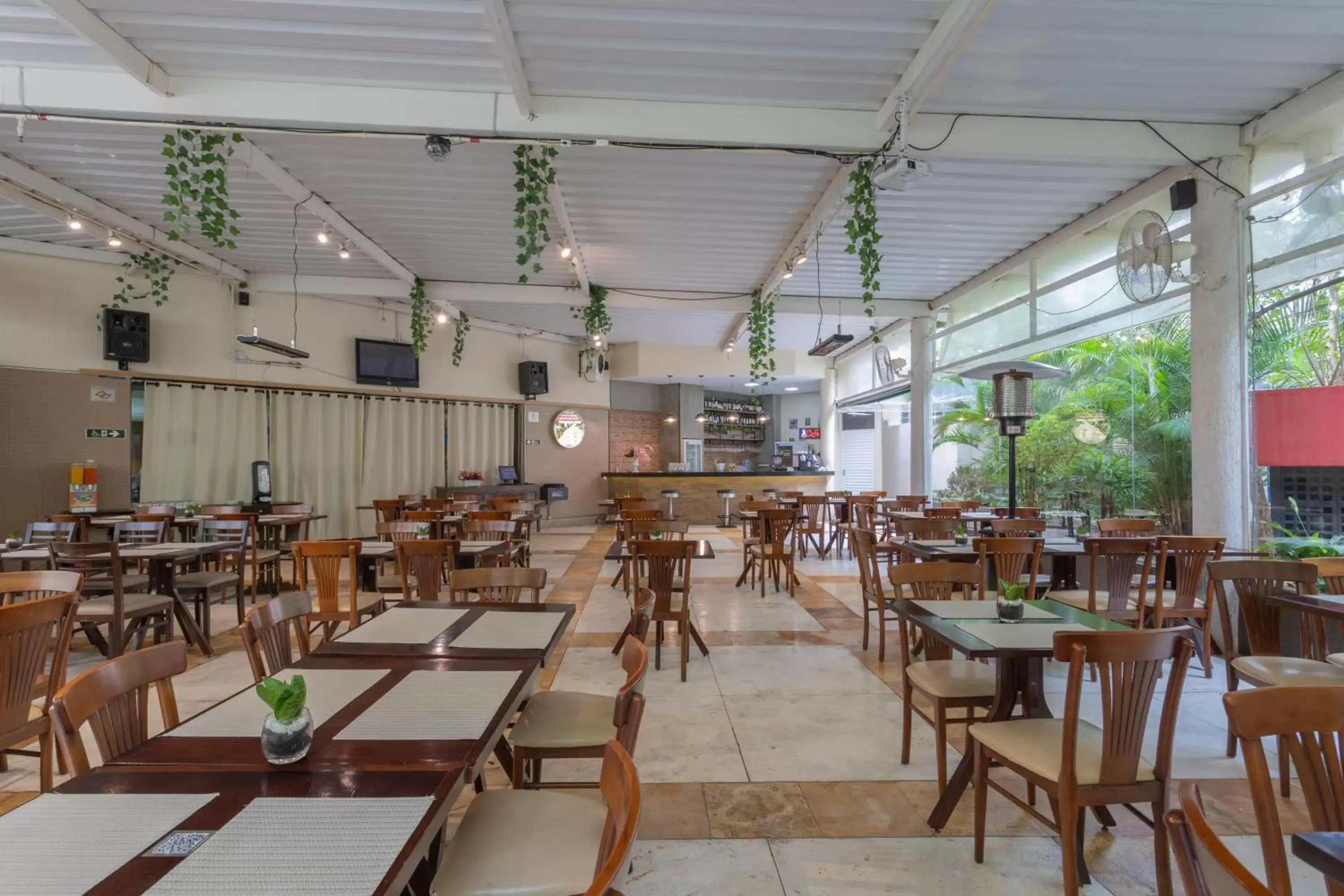 Restaurant/Places to Eat in Green Place Ibirapuera