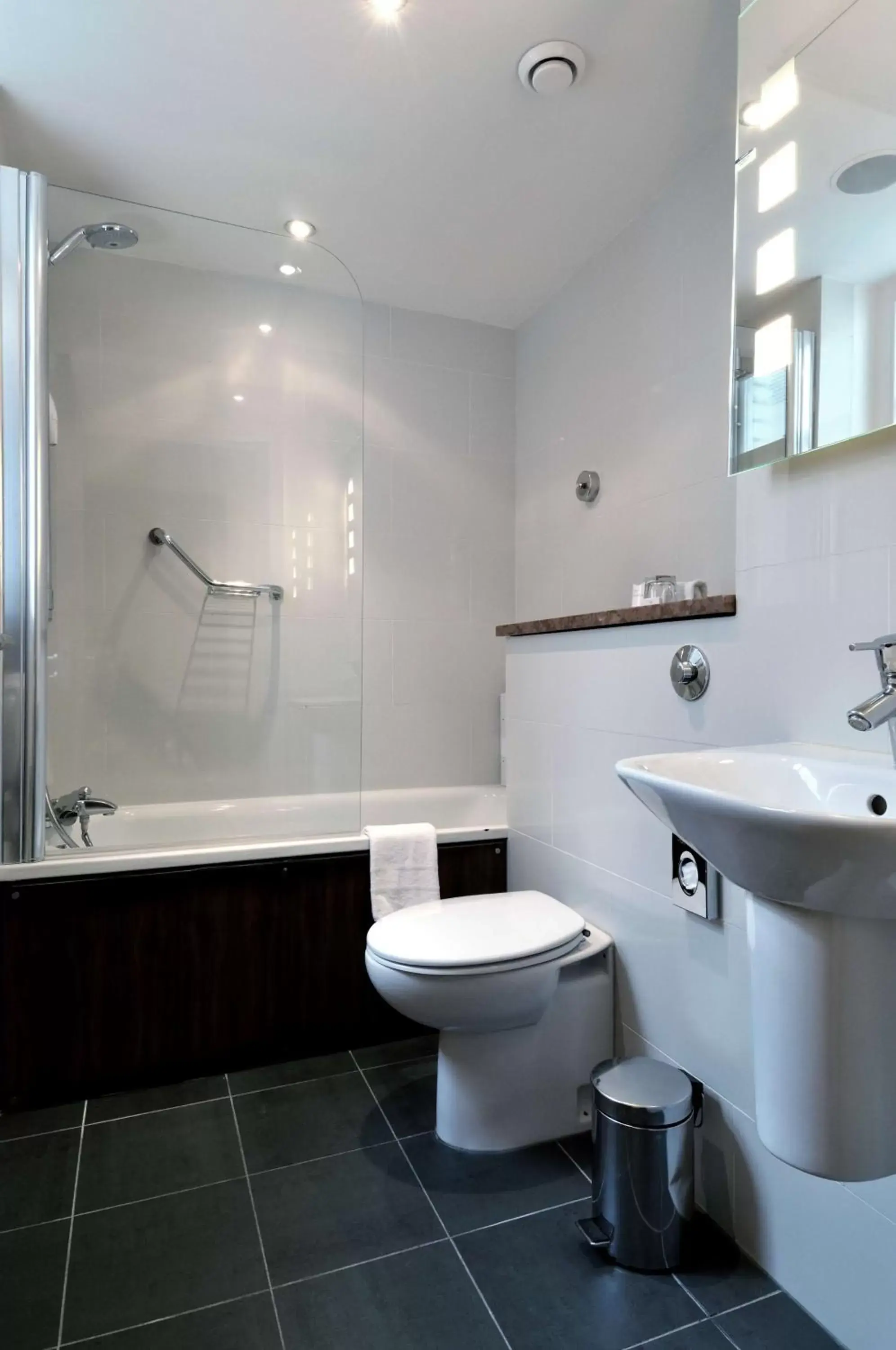 Bathroom in DoubleTree By Hilton London - West End