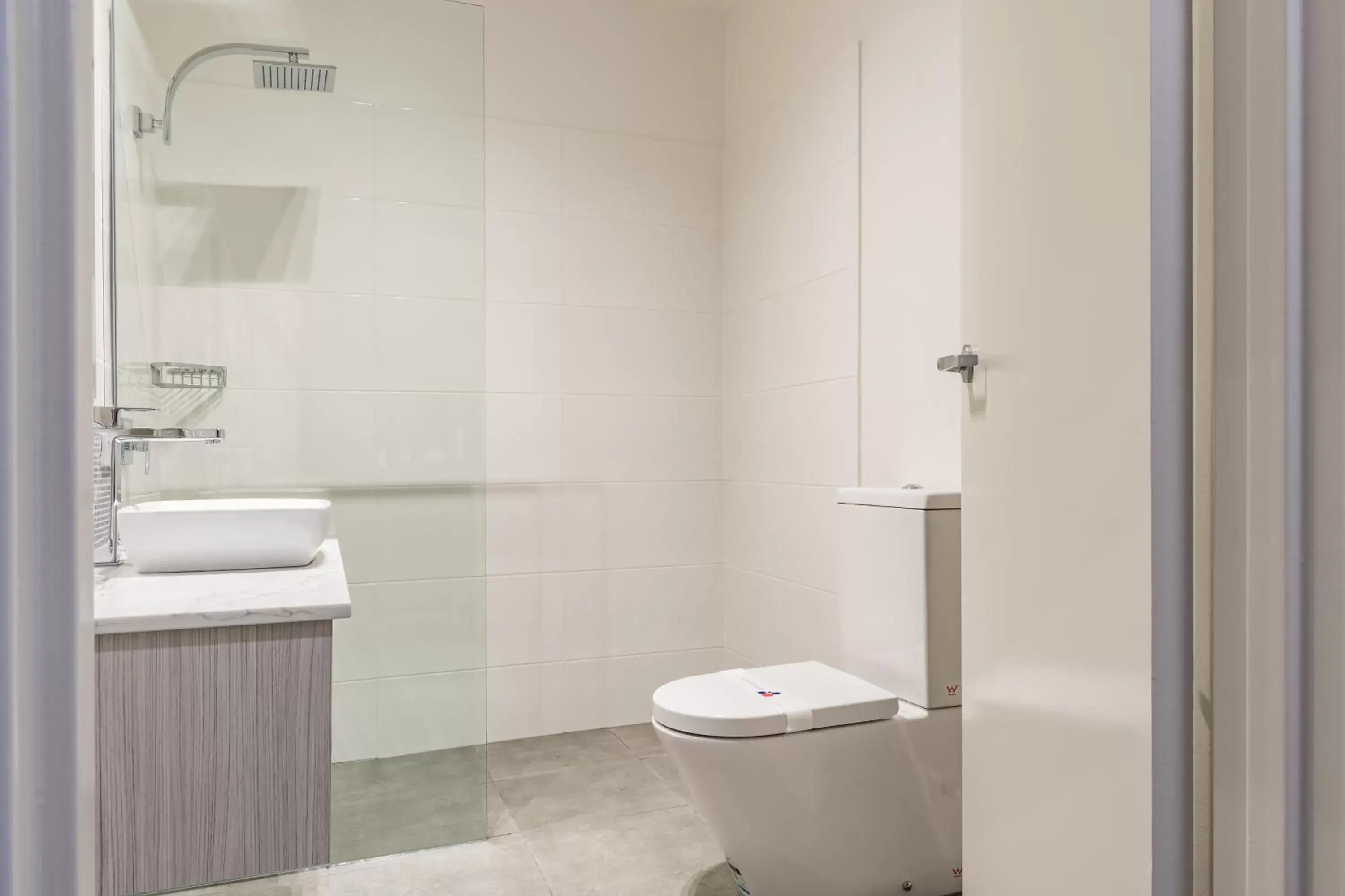 Shower, Bathroom in The Lighthouse Hotel