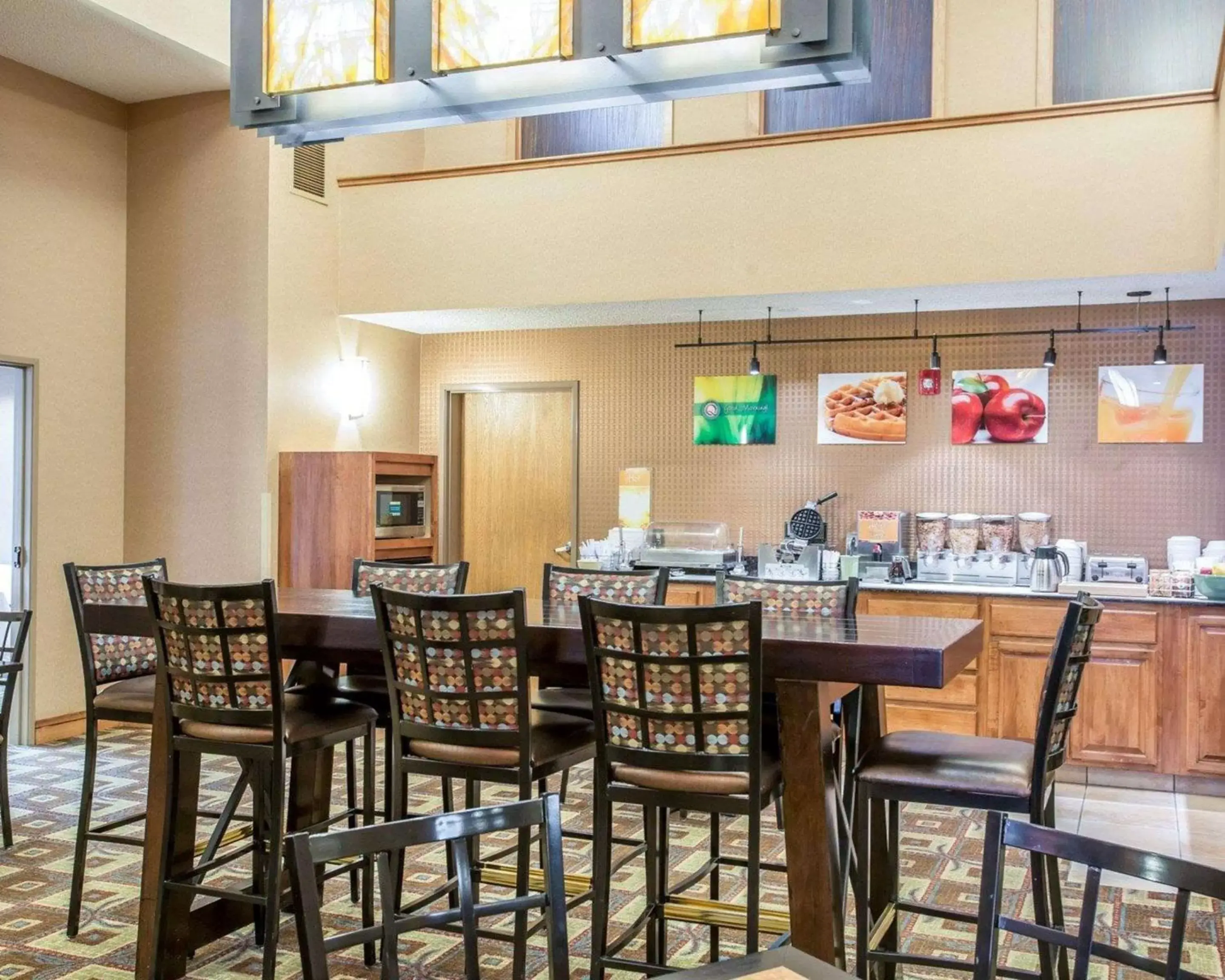 Restaurant/Places to Eat in Quality Inn & Suites Casper near Event Center