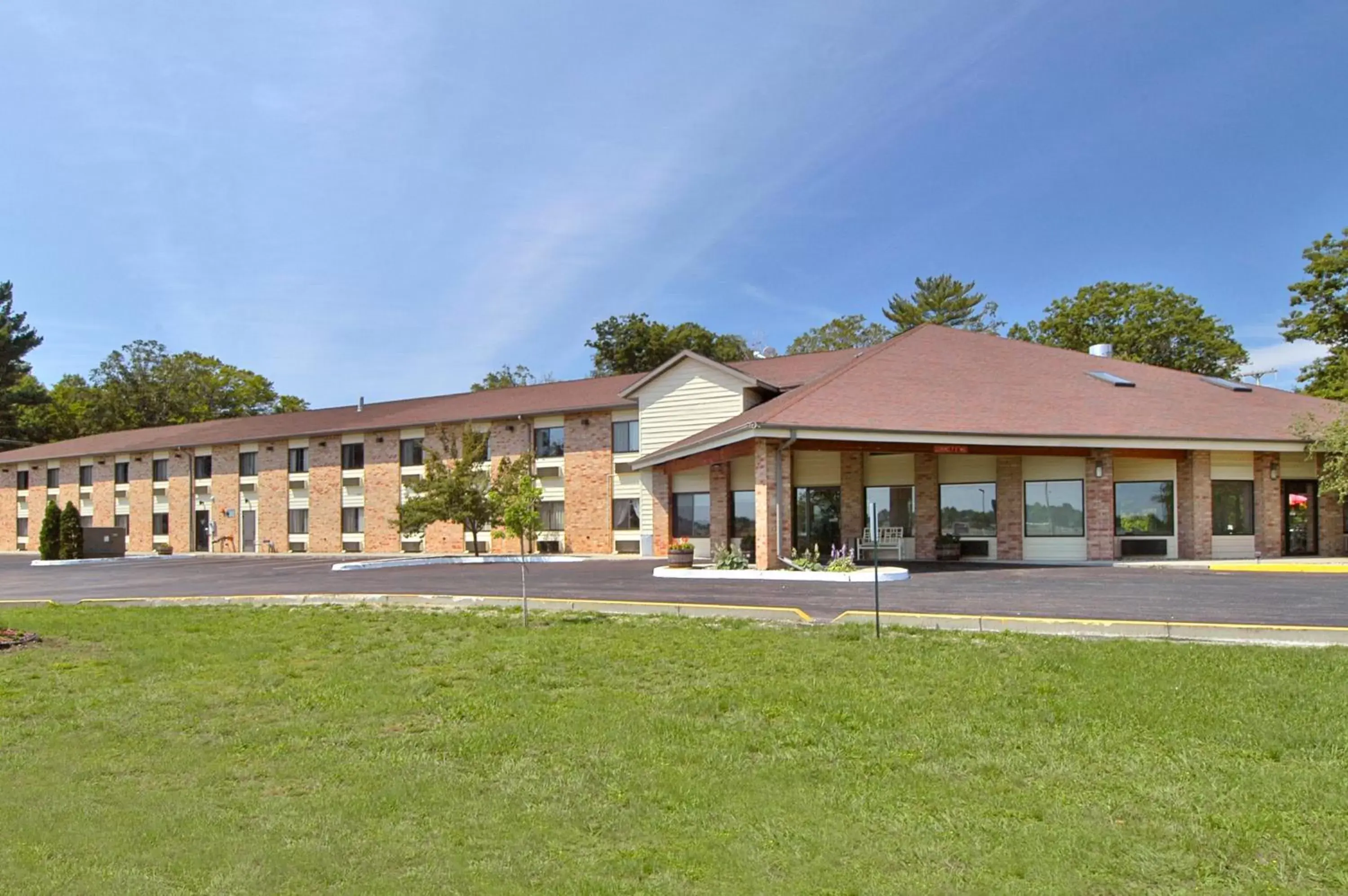 Property building in Baymont by Wyndham Muskegon Property building in Baymont by Wyndham Muskegon