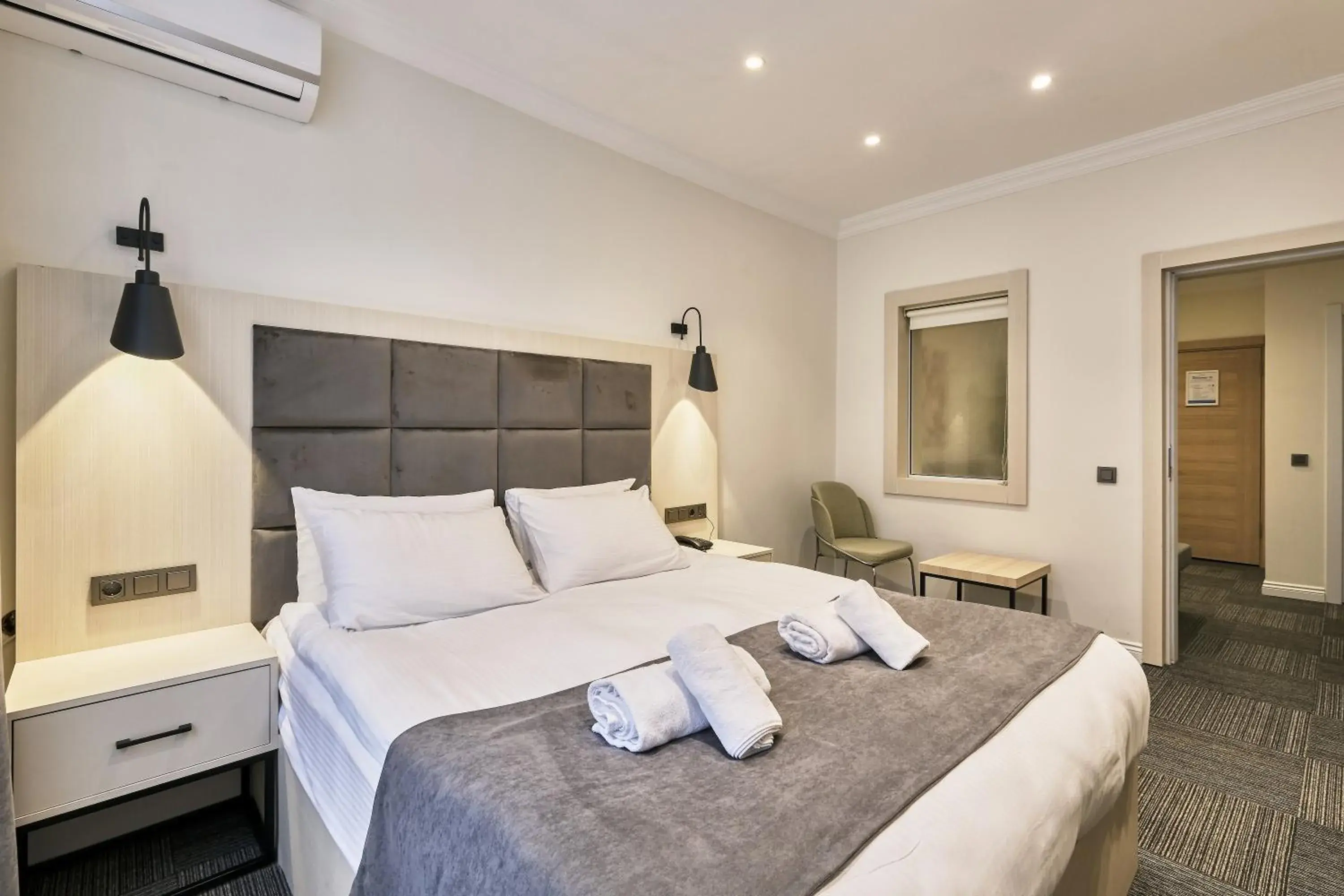Bedroom, Bed in Hub Suite Istanbul