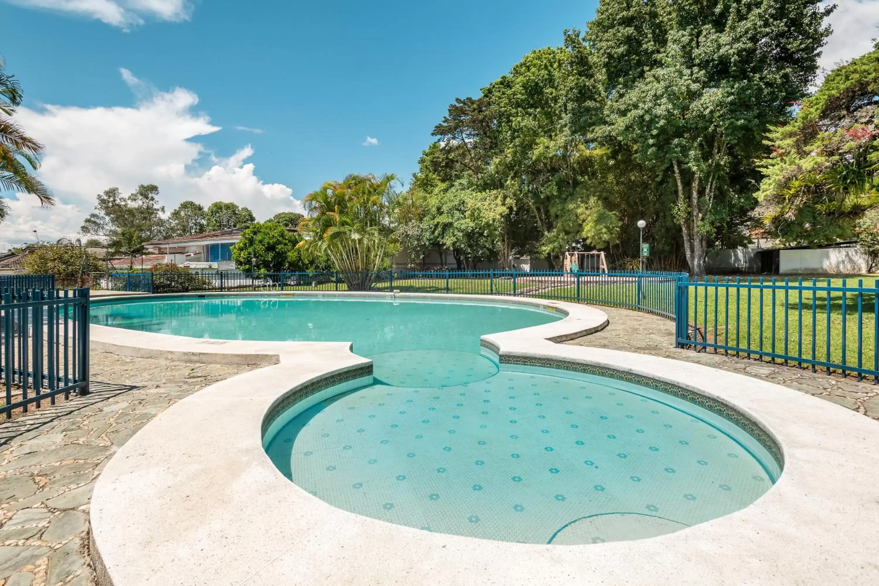Swimming pool in Hotel Dann Monasterio Swimming pool in Hotel Dann Monasterio