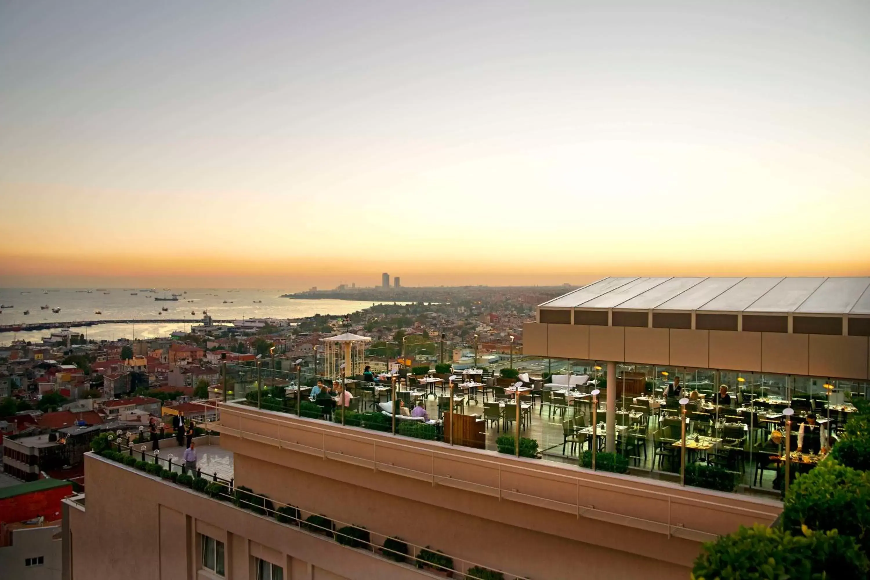 Restaurant/places to eat in Radisson Hotel President Old Town Istanbul