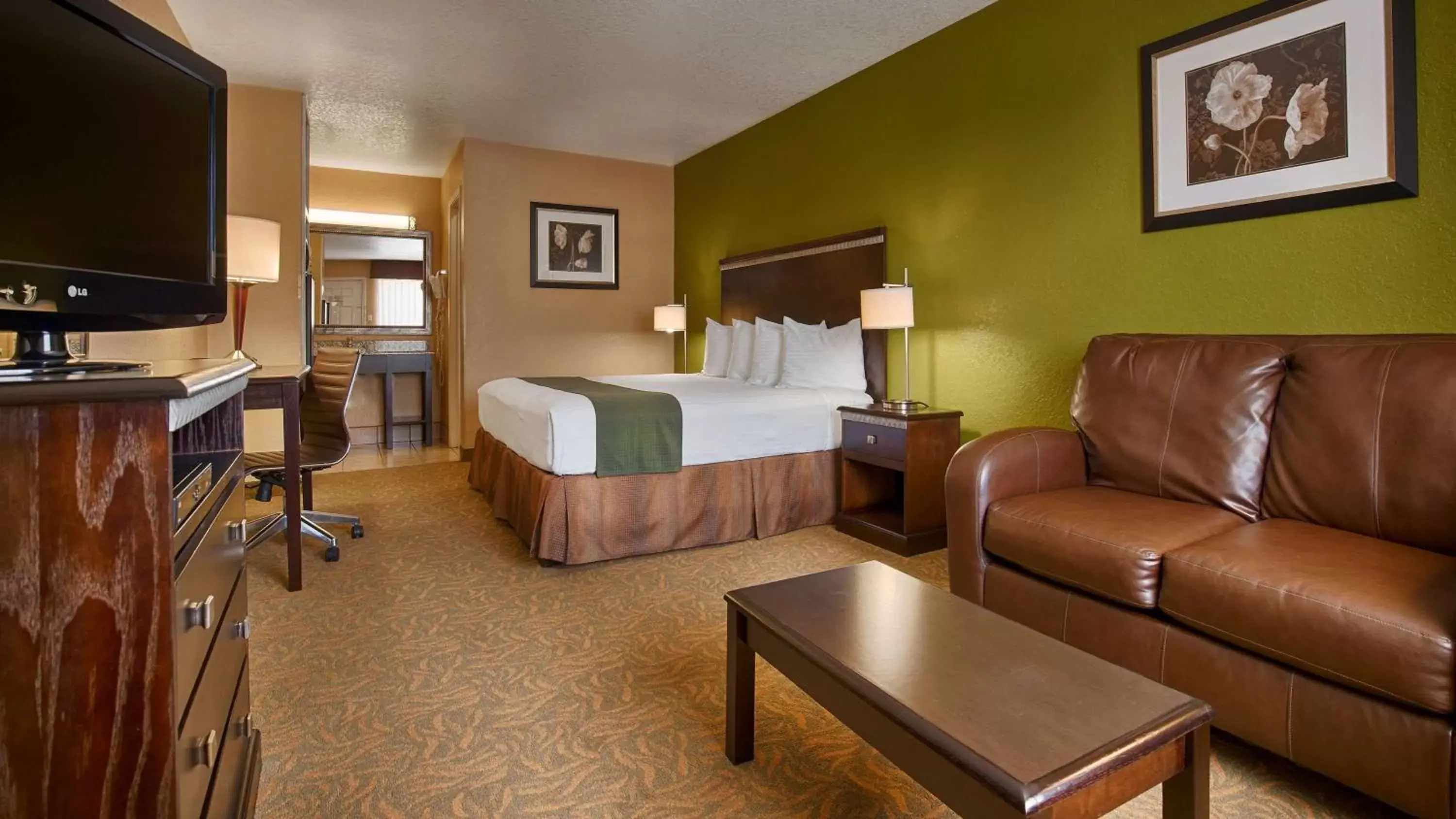 King Room with Sofa Bed - Non-Smoking in SureStay Hotel by Best Western Floresville King Room with Sofa Bed - Non-Smoking in SureStay Hotel by Best Western Floresville