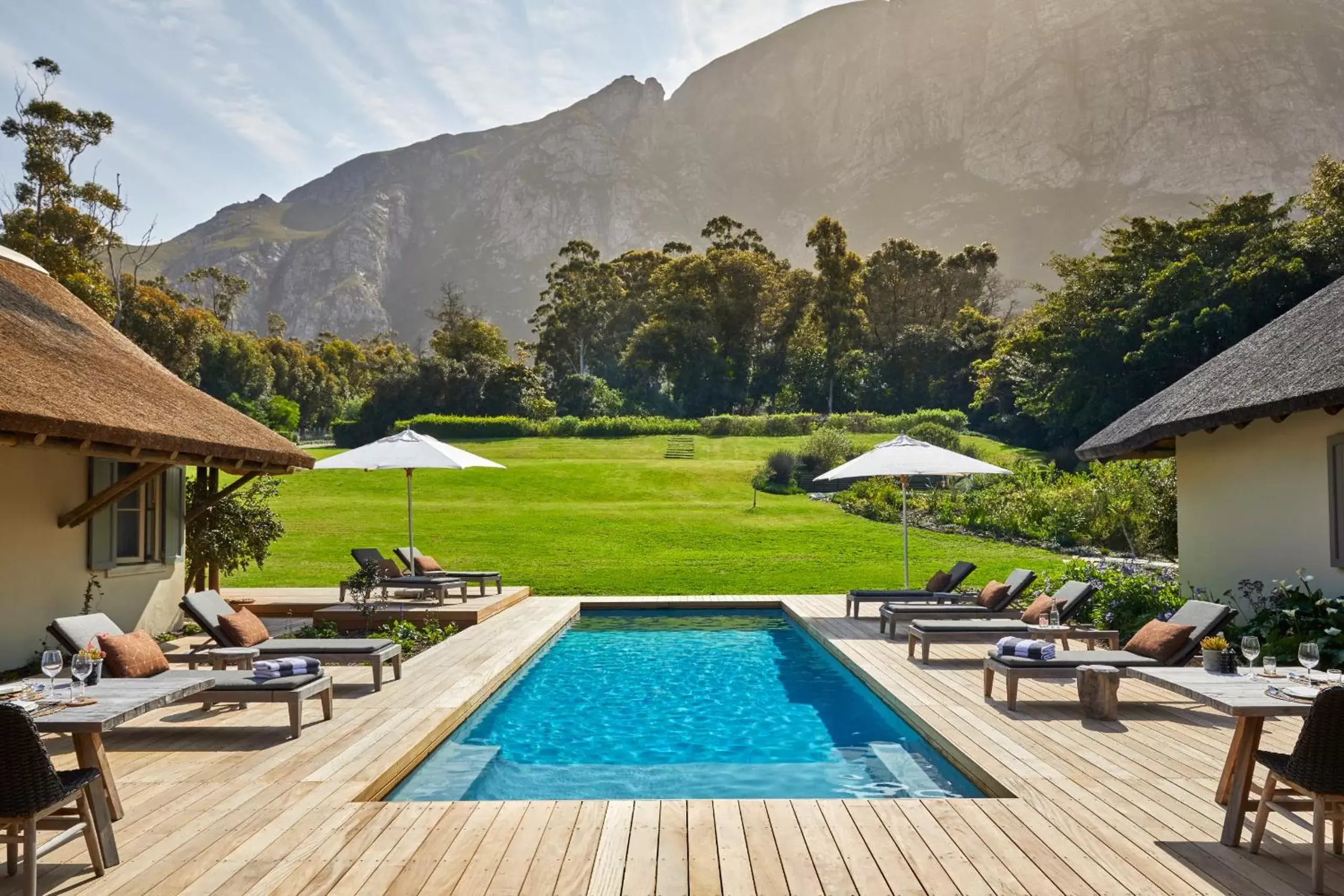 Restaurant/places to eat, Swimming Pool in The Thatch House Hermanus