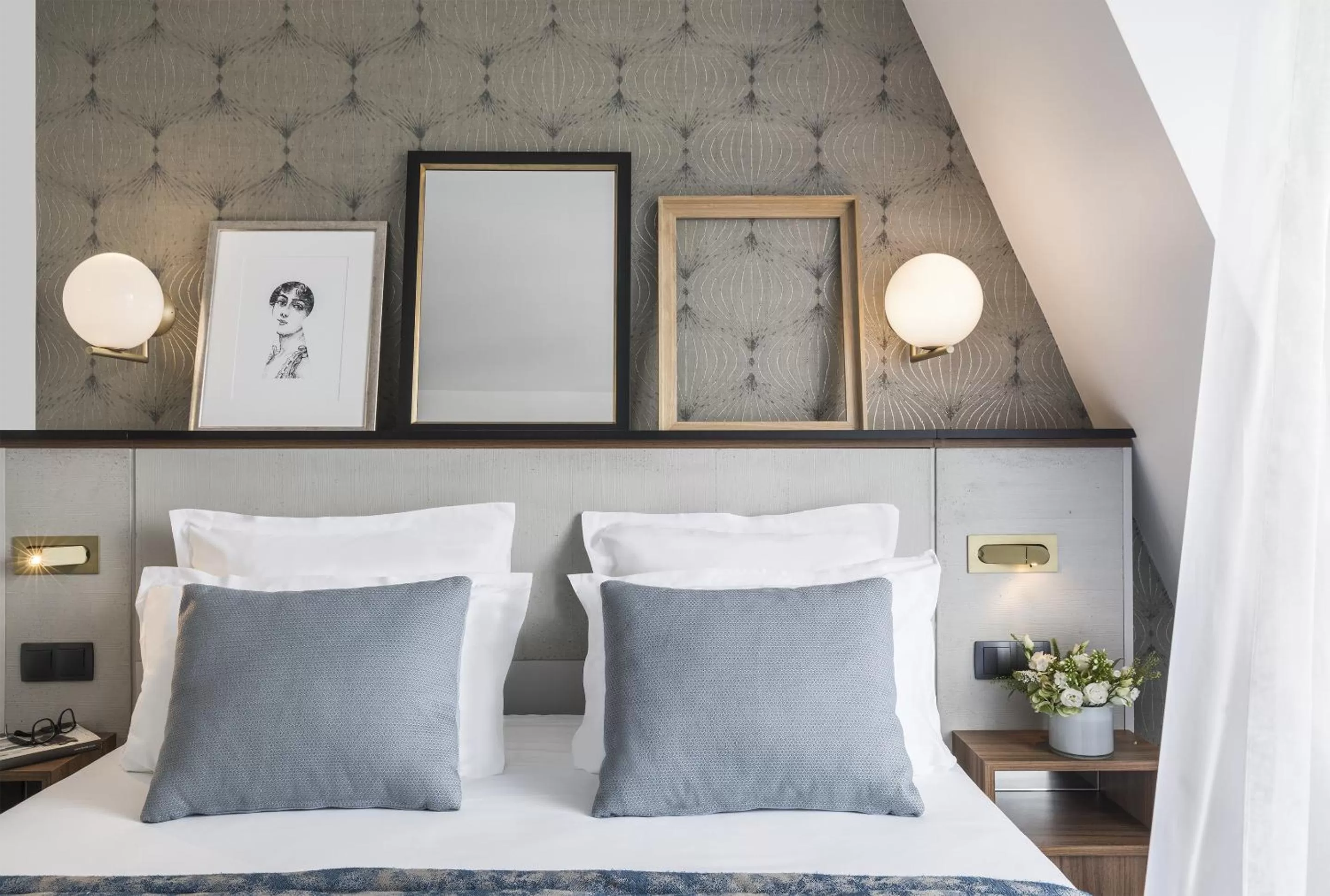 Bed in Best Western Plus La Demeure