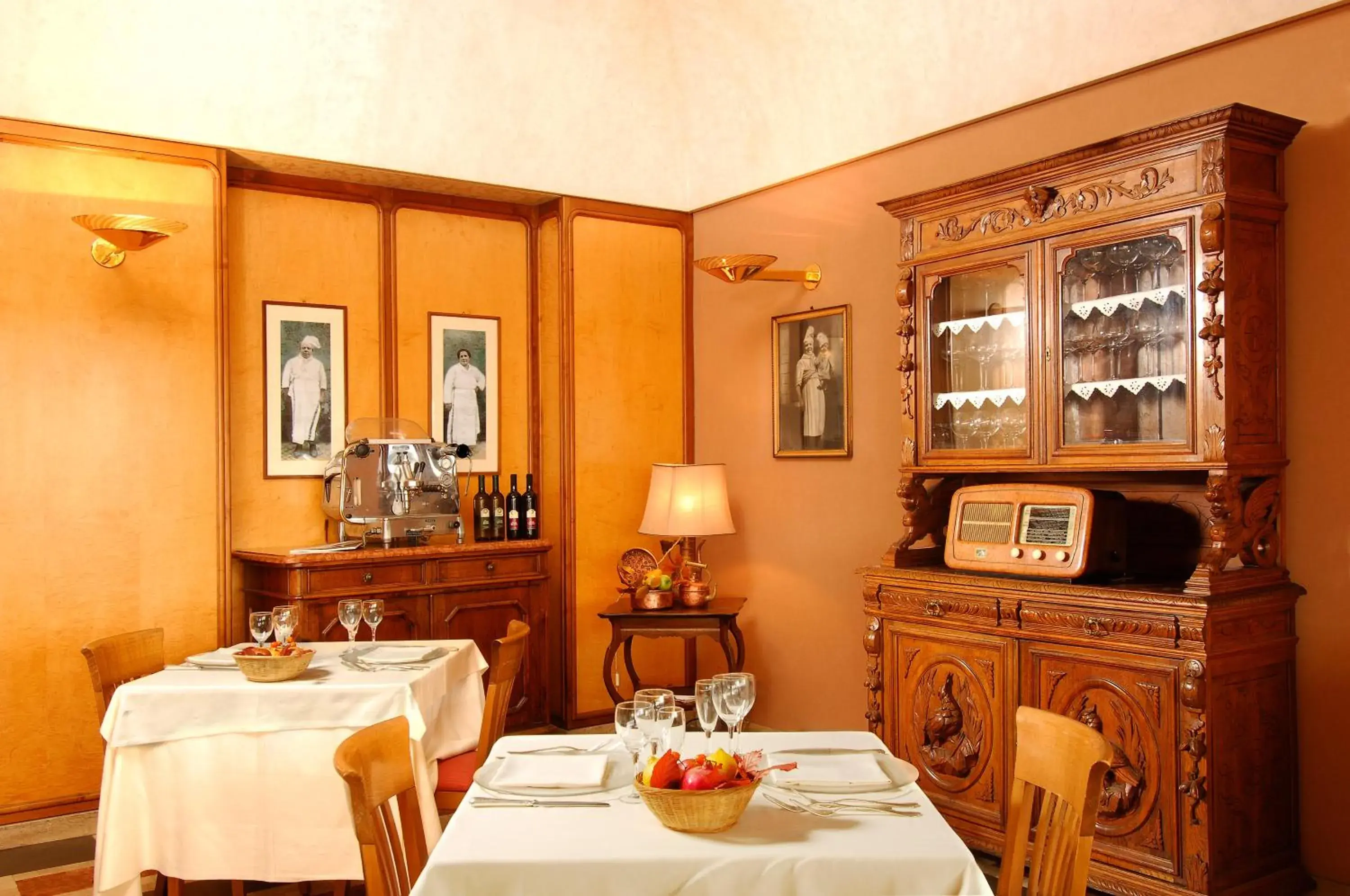 Restaurant/Places to Eat in Hotel Cacciani