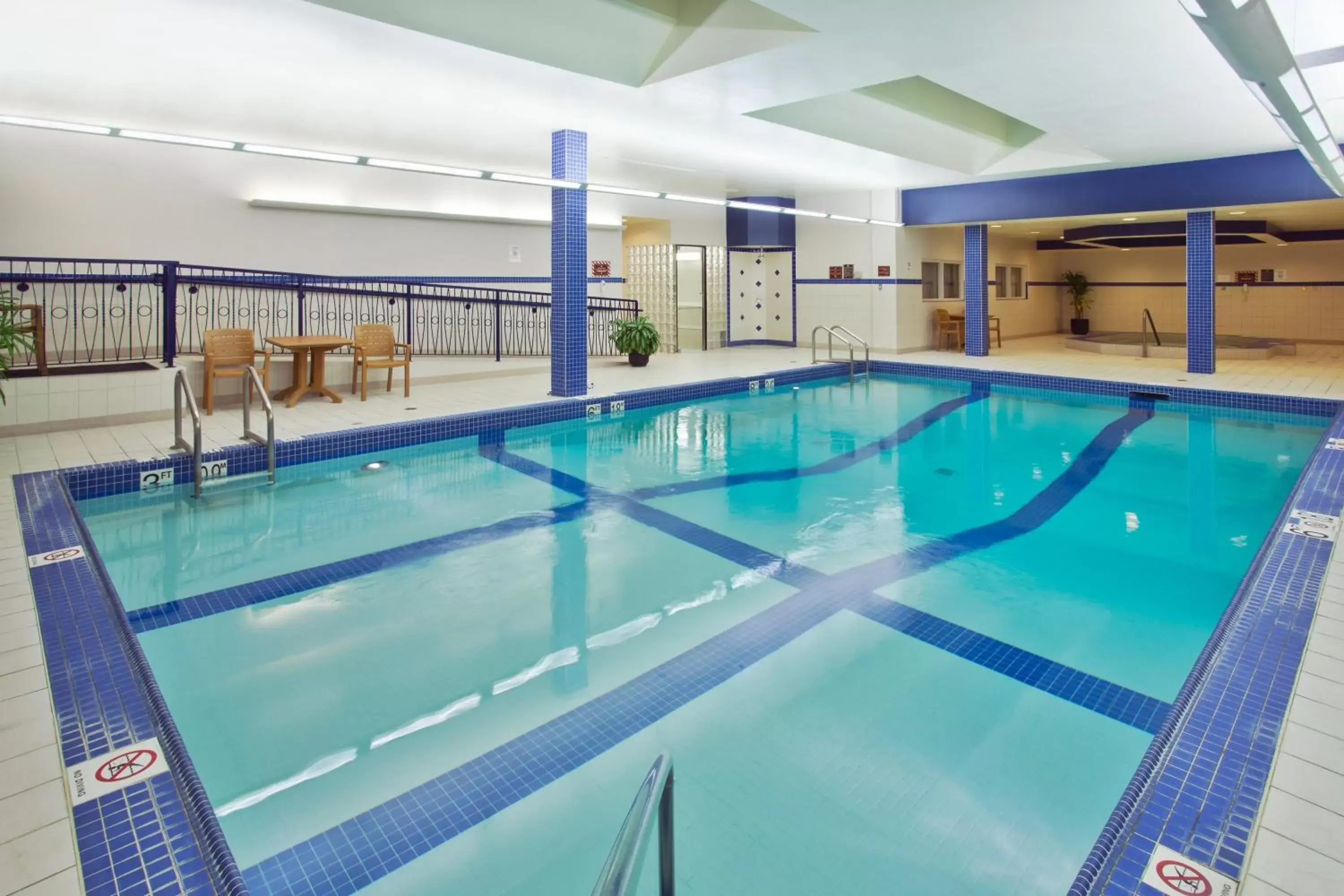 Swimming pool in Crowne Plaza Fredericton Lord Beaverbrook by IHG Swimming pool in Crowne Plaza Fredericton Lord Beaverbrook by IHG