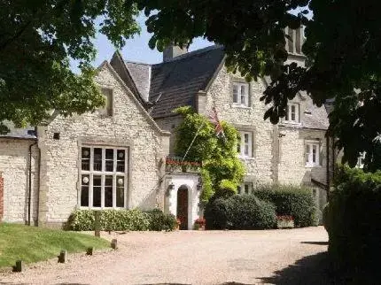 Facade/entrance, Property Building in Langrish House