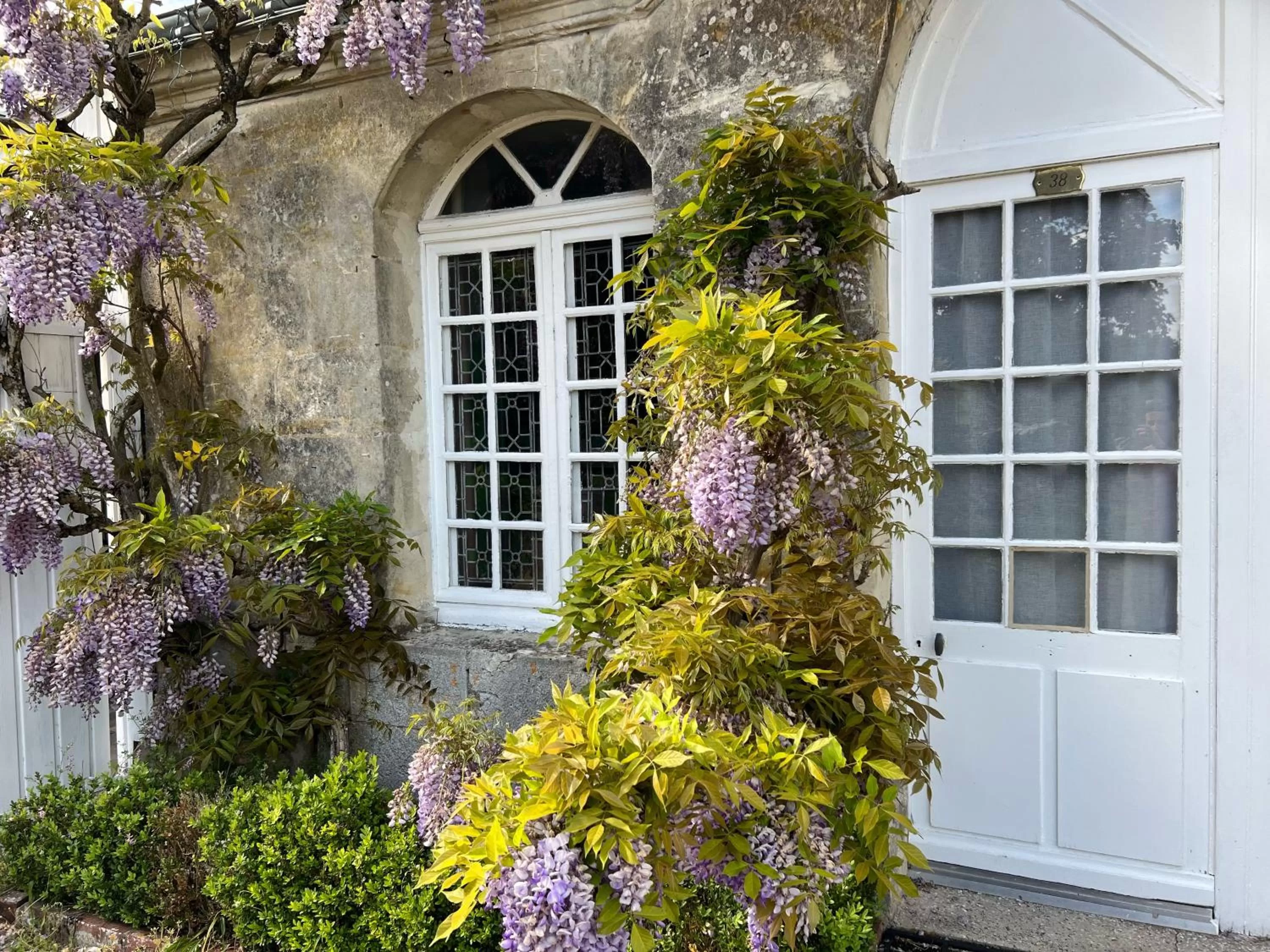 Property building in Chambres d'hôtes & Spa Les Perce Neige