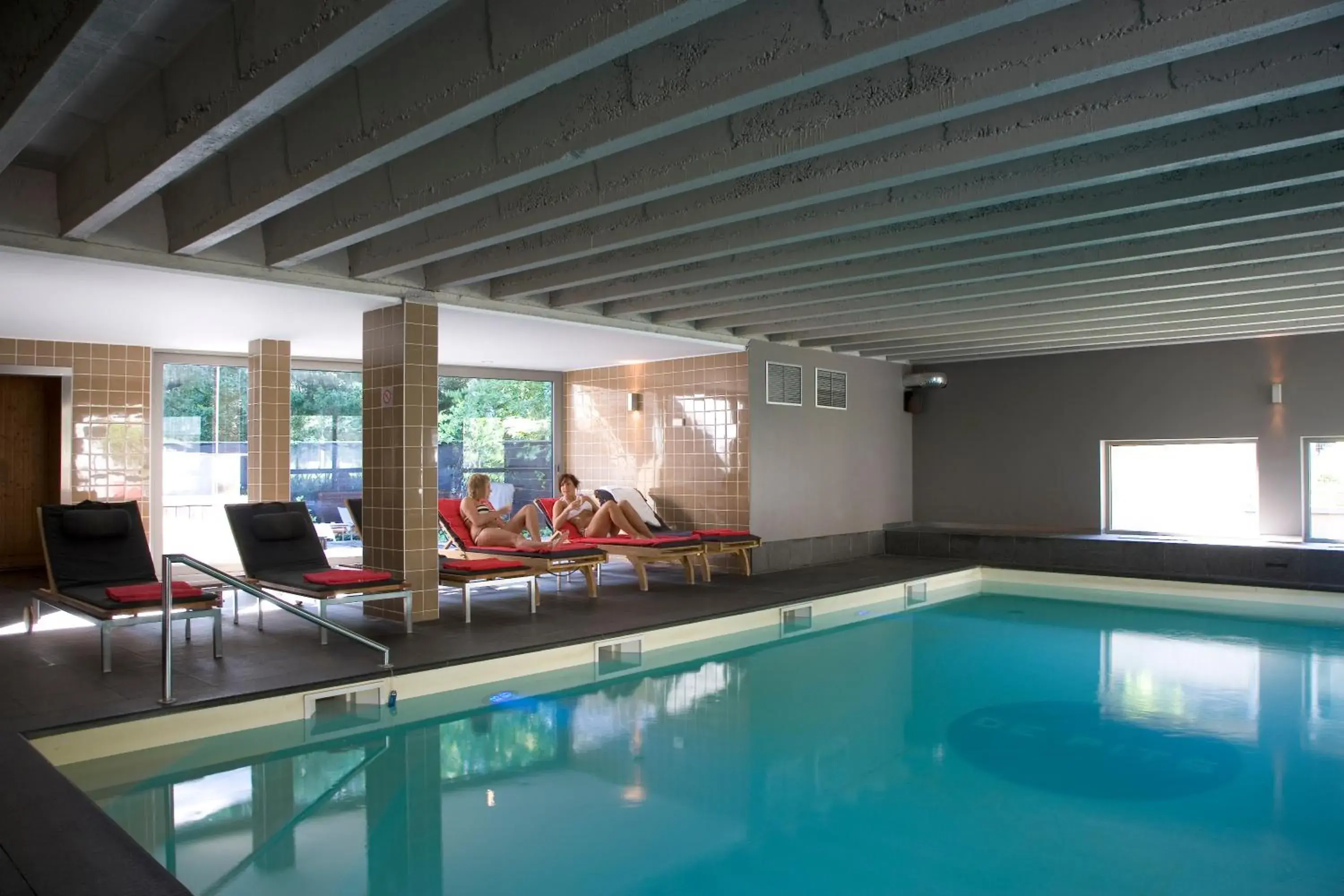 People, Swimming Pool in Hotel De Pits