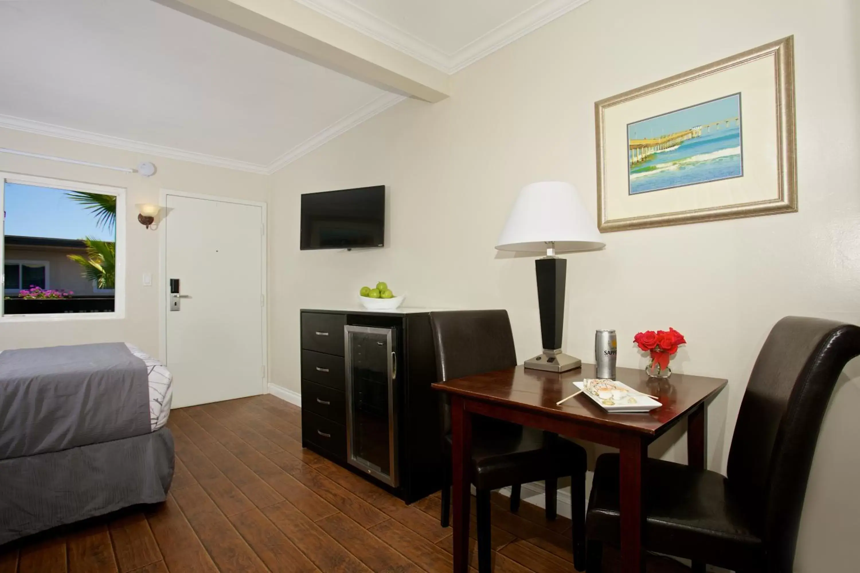 Photo of the whole room, Dining Area in Ocean Beach Hotel