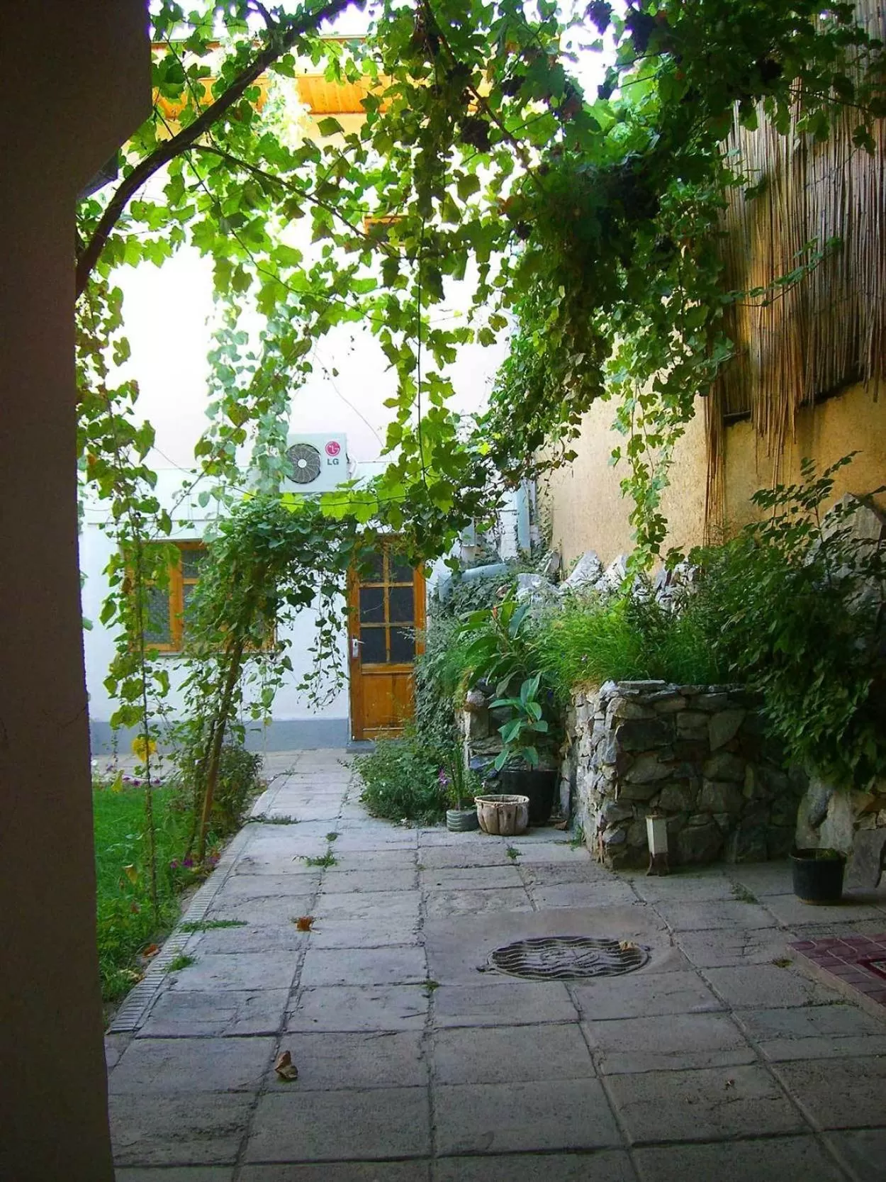 Facade/entrance in Jahongir