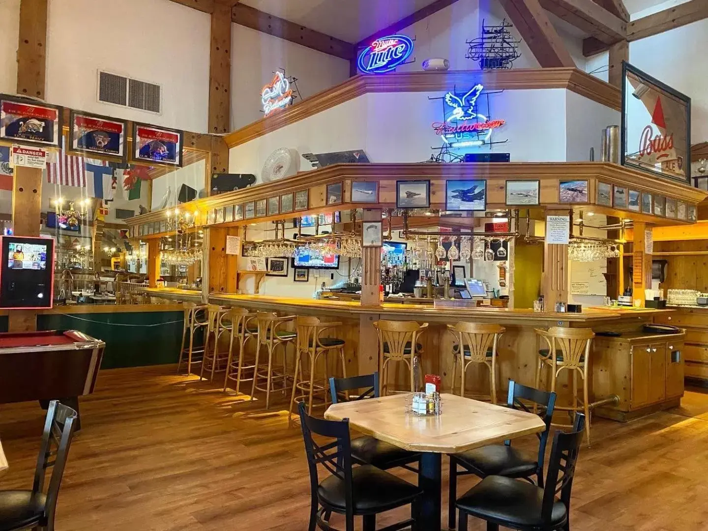 Restaurant/places to eat, Lounge/Bar in Clarion Inn Ridgecrest