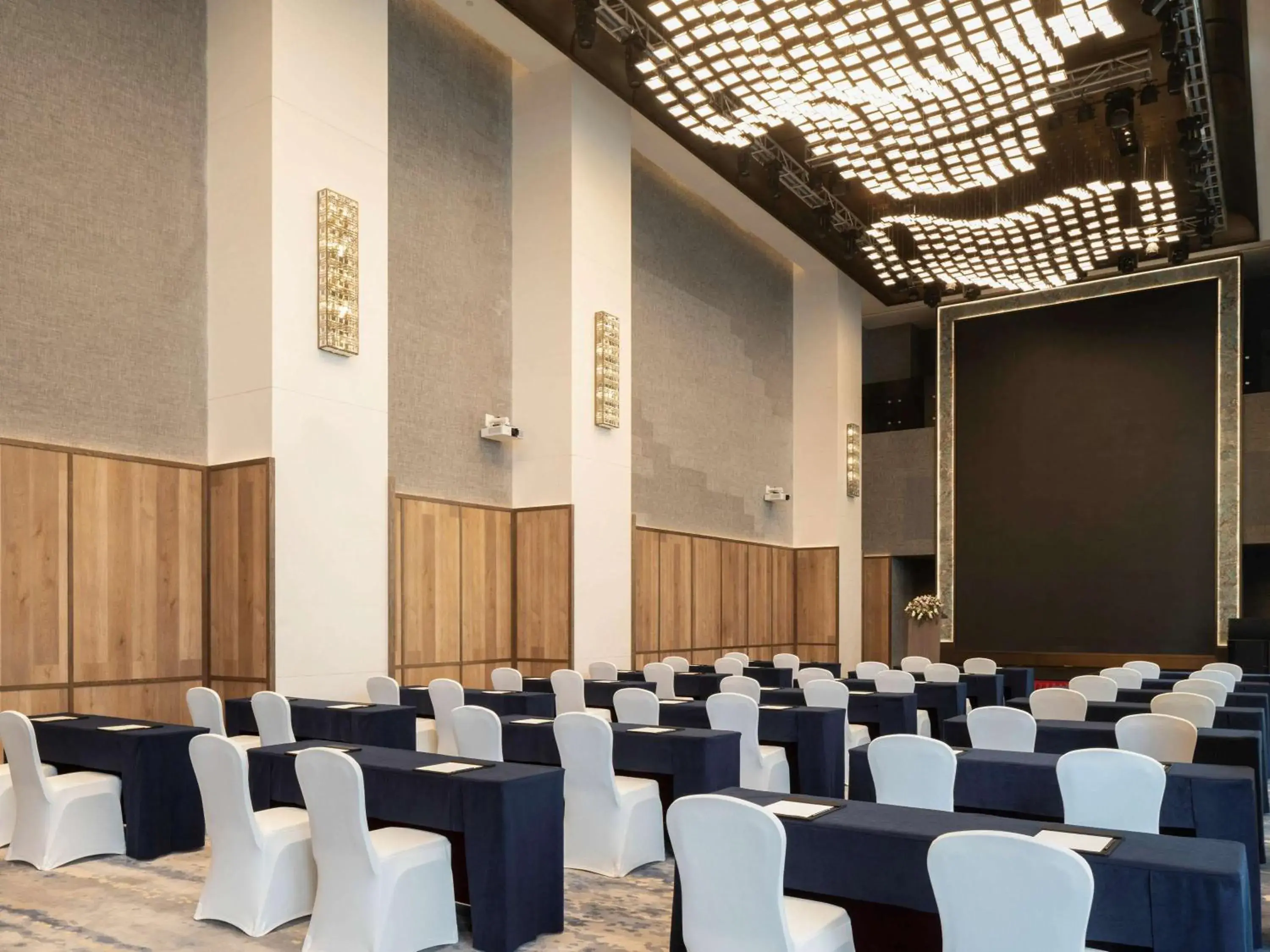 Meeting/conference room in Sofitel Haikou