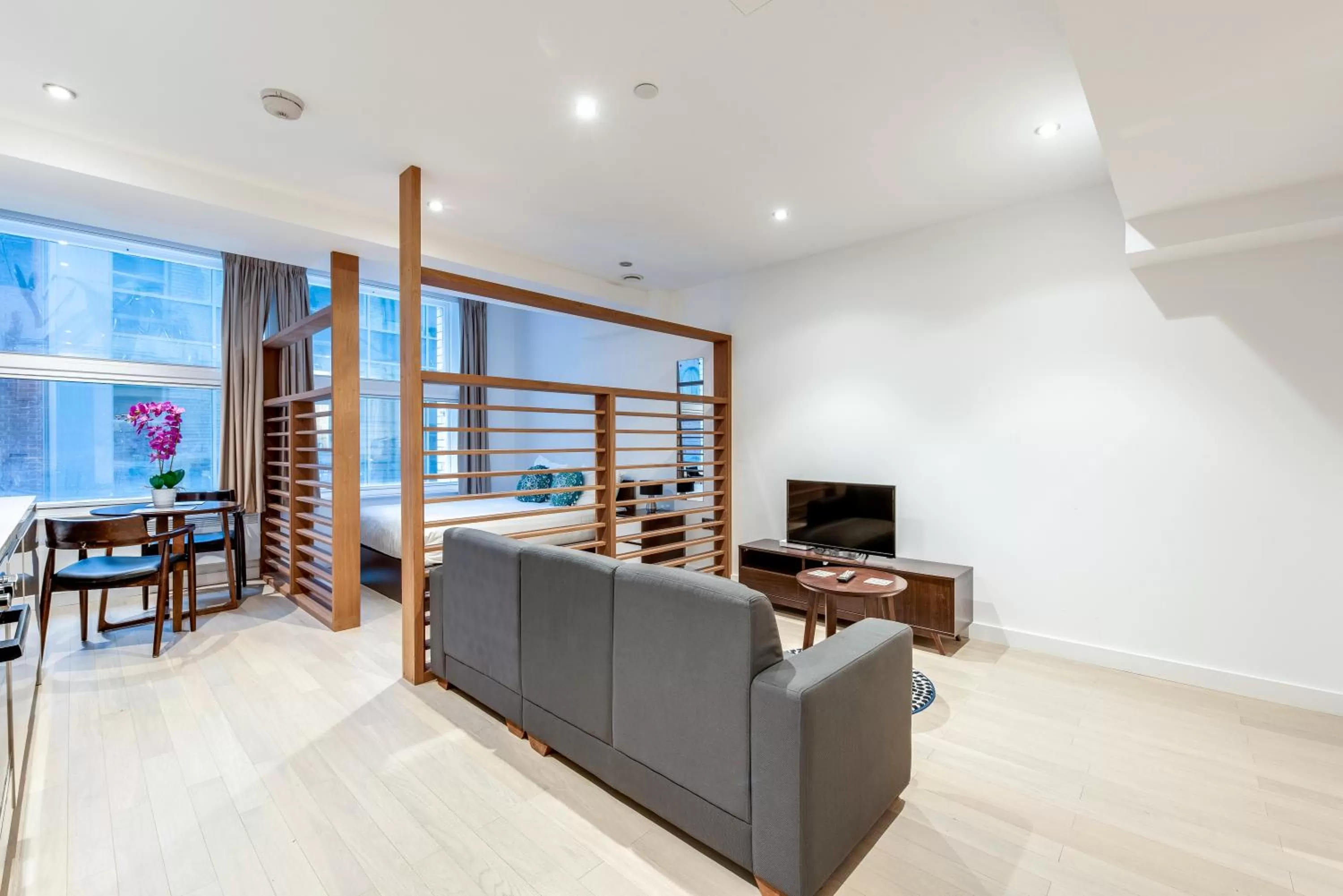 Communal lounge/ TV room in Terlon Apartments