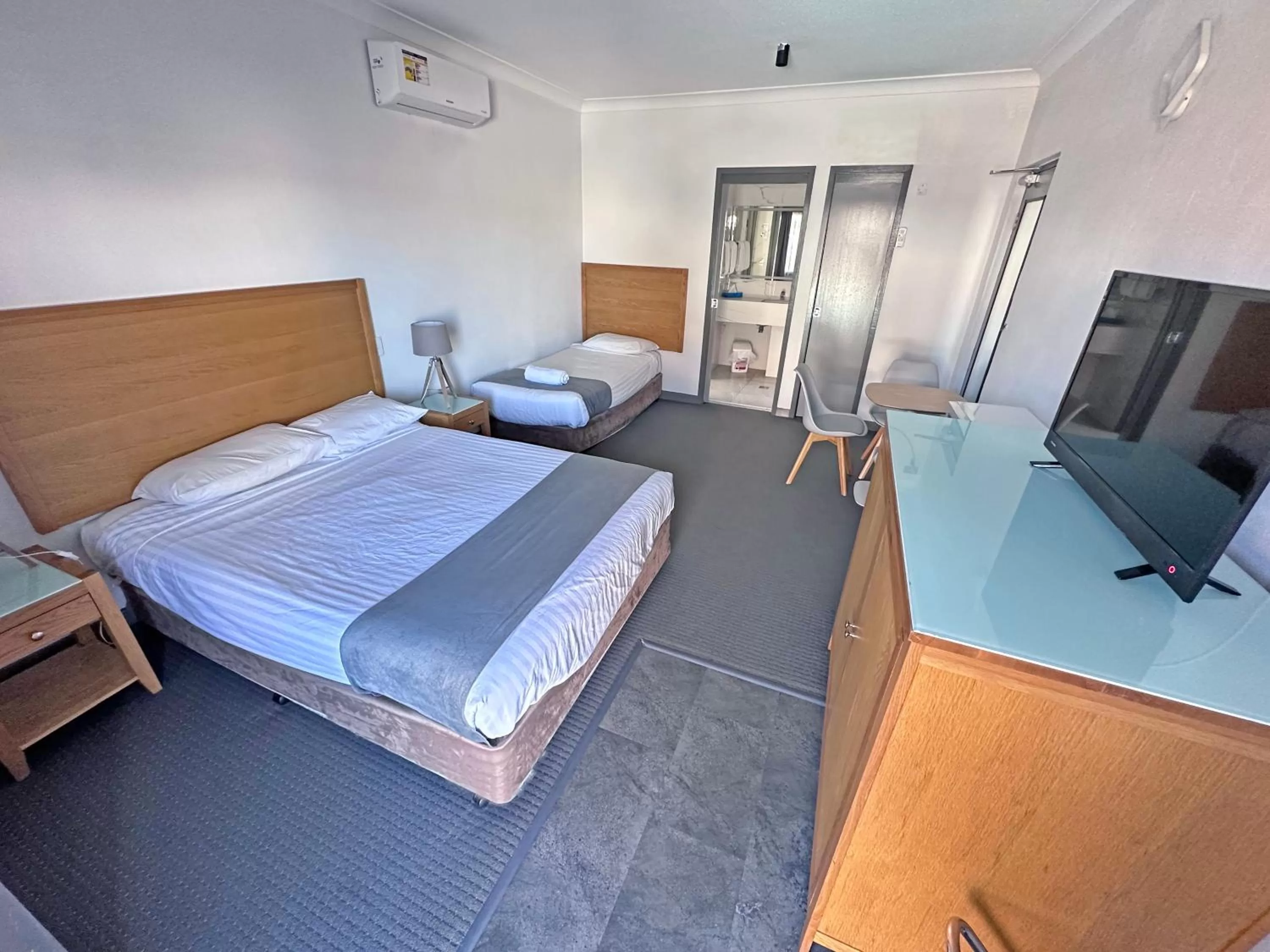 Executive Twin Room in Spa Village Travel Inn