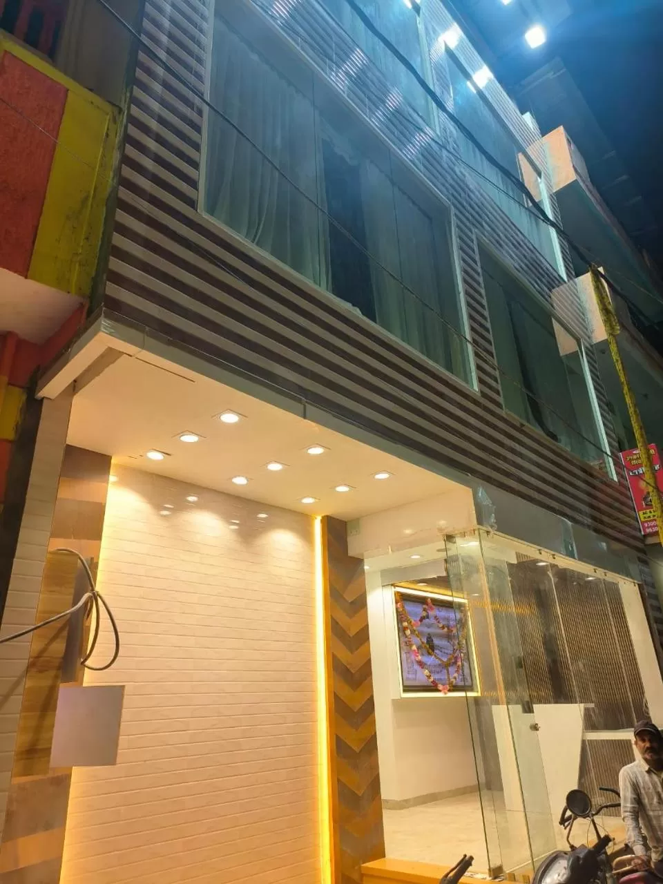 Hotel shree mahakal krapa