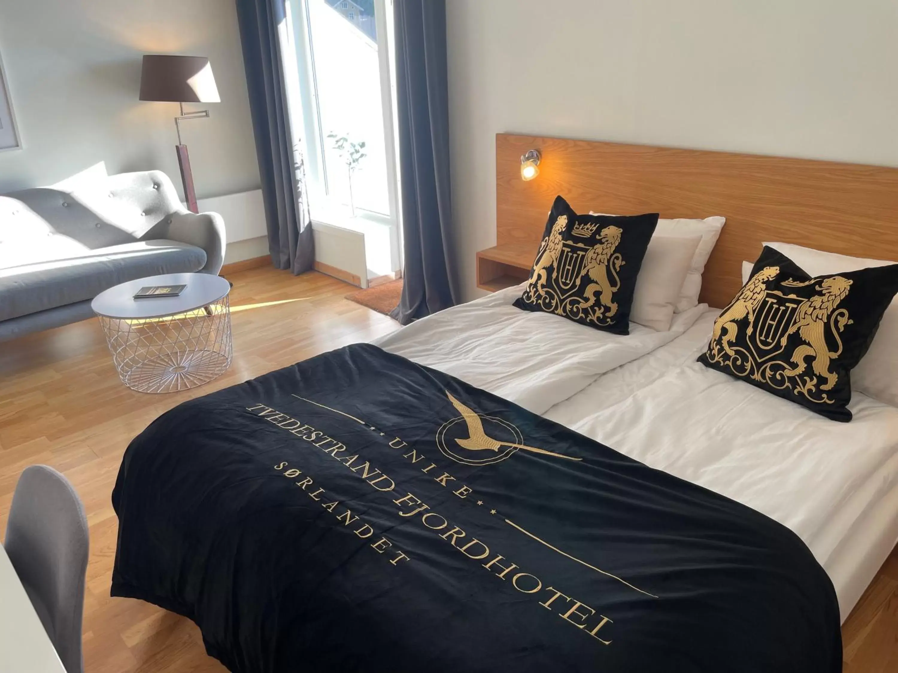 Photo of the whole room, Bed in Tvedestrand Fjordhotell - Unike Hoteller