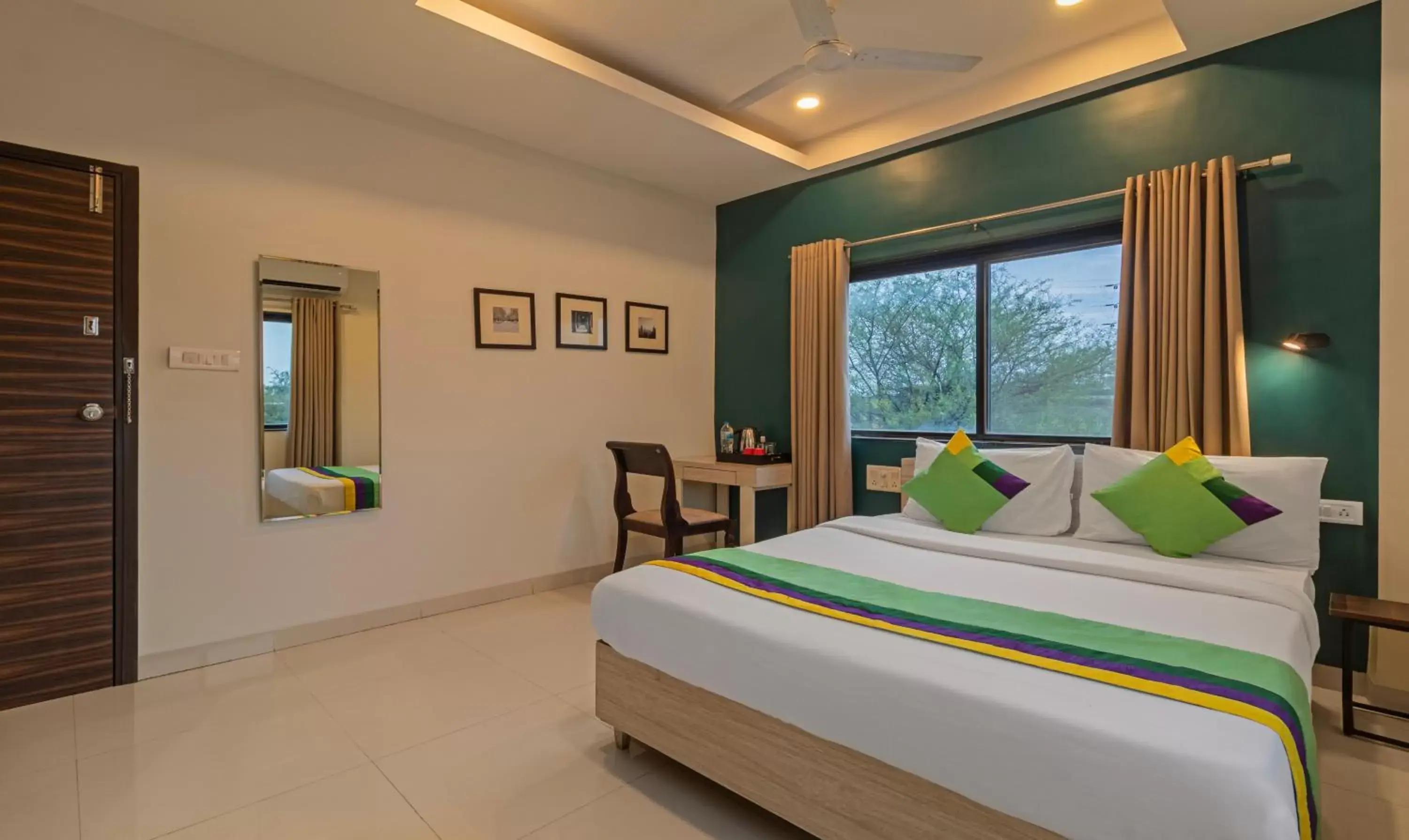 Bedroom, Bed in Treebo Tulip Comfort Bedroom, Bed in Treebo Tulip Comfort