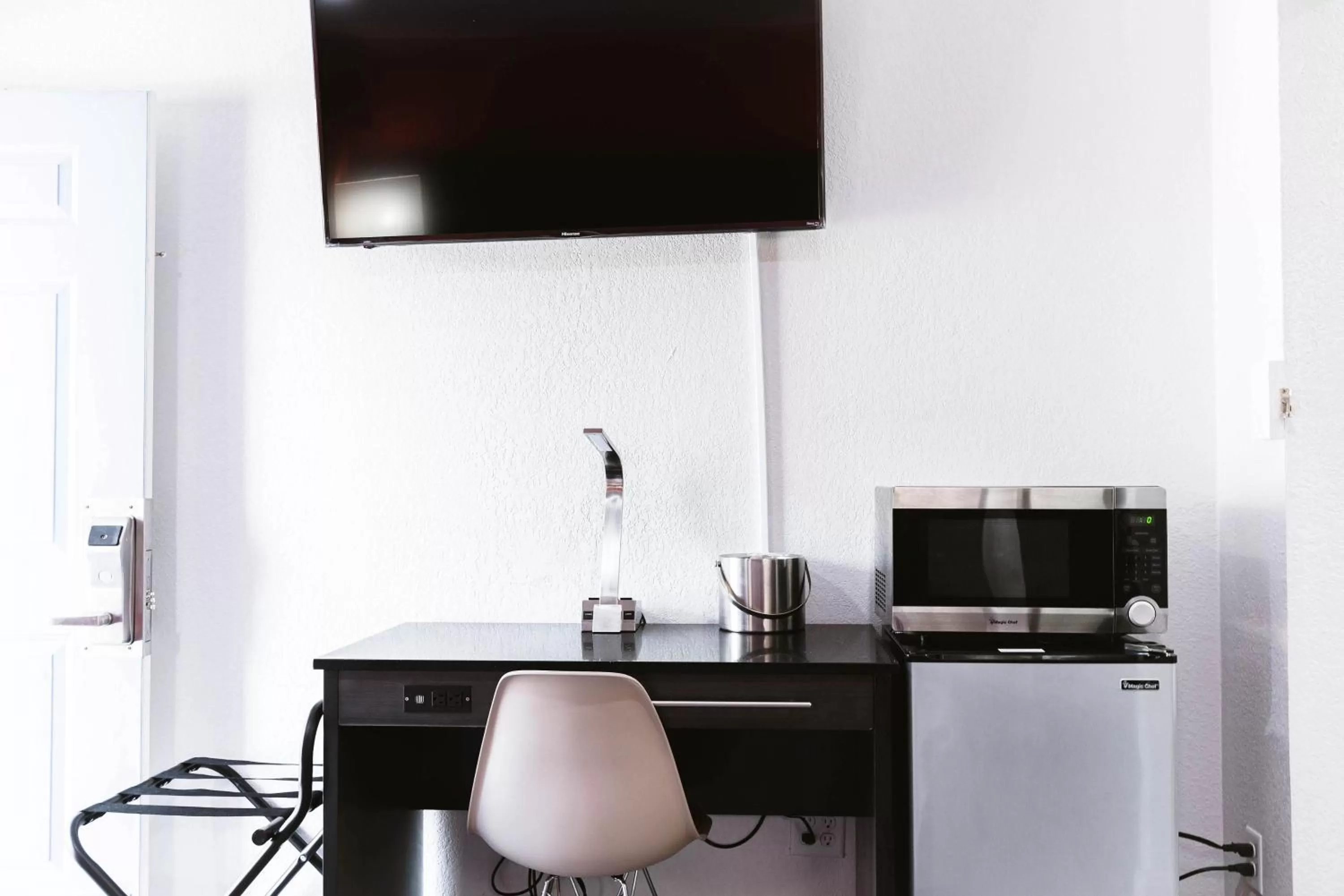 Motel 6 Bellville, OH