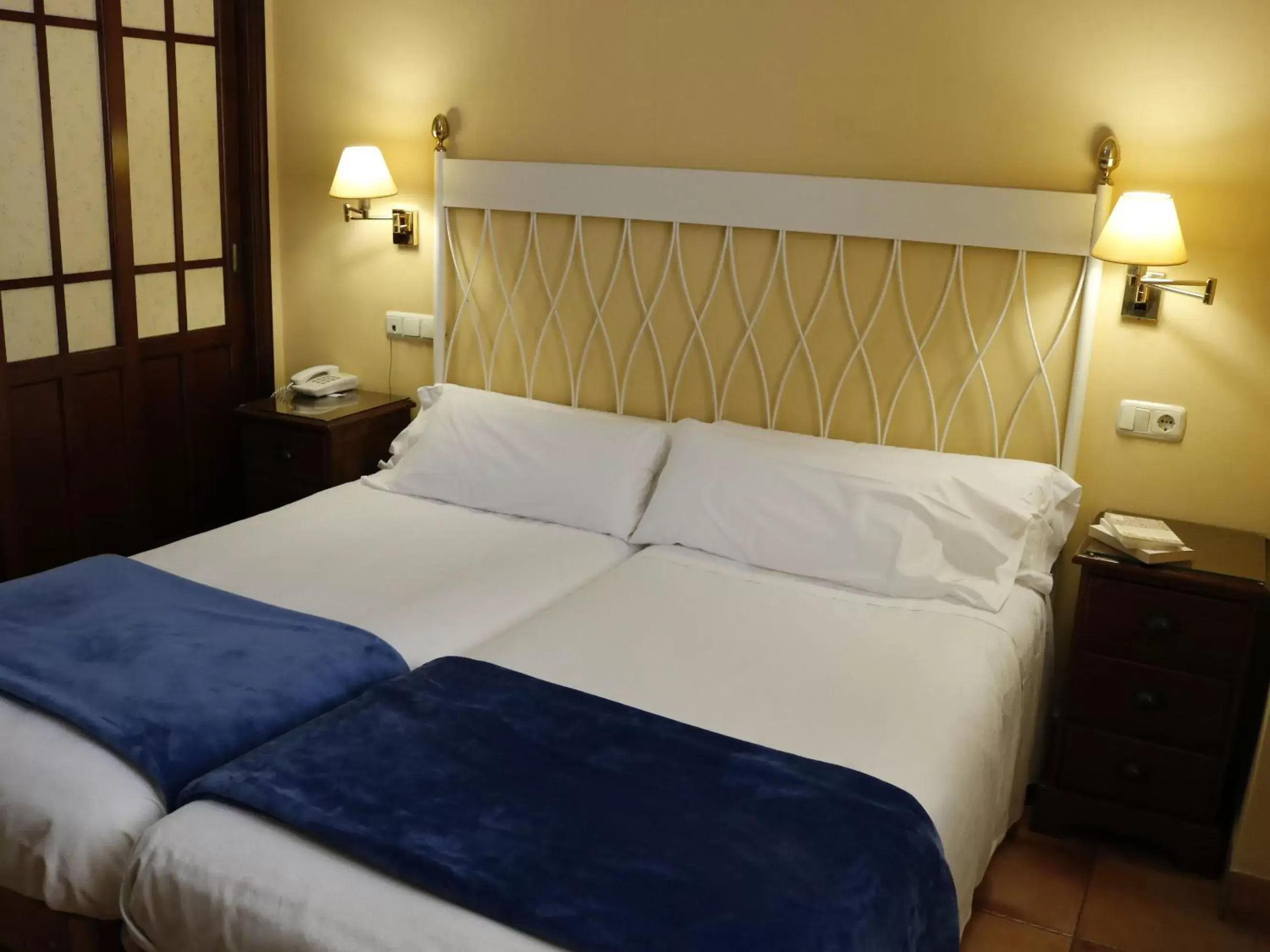 Property building, Bed in Hotel Veracruz