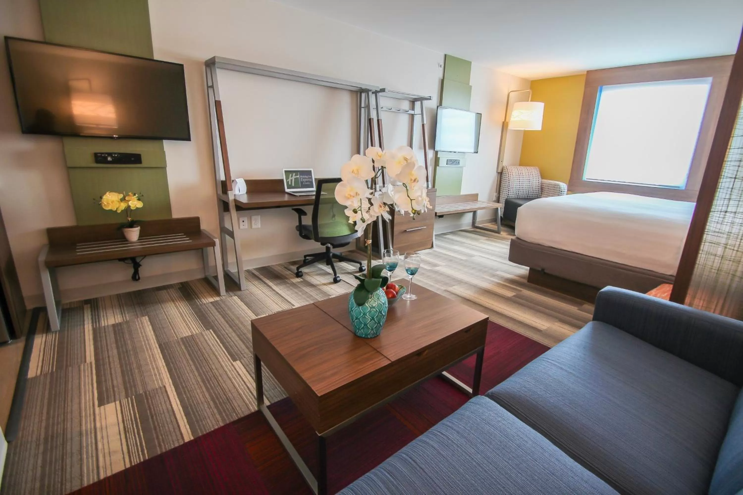 Photo of the whole room, Bed in Holiday Inn Express & Suites Miami Airport East by IHG