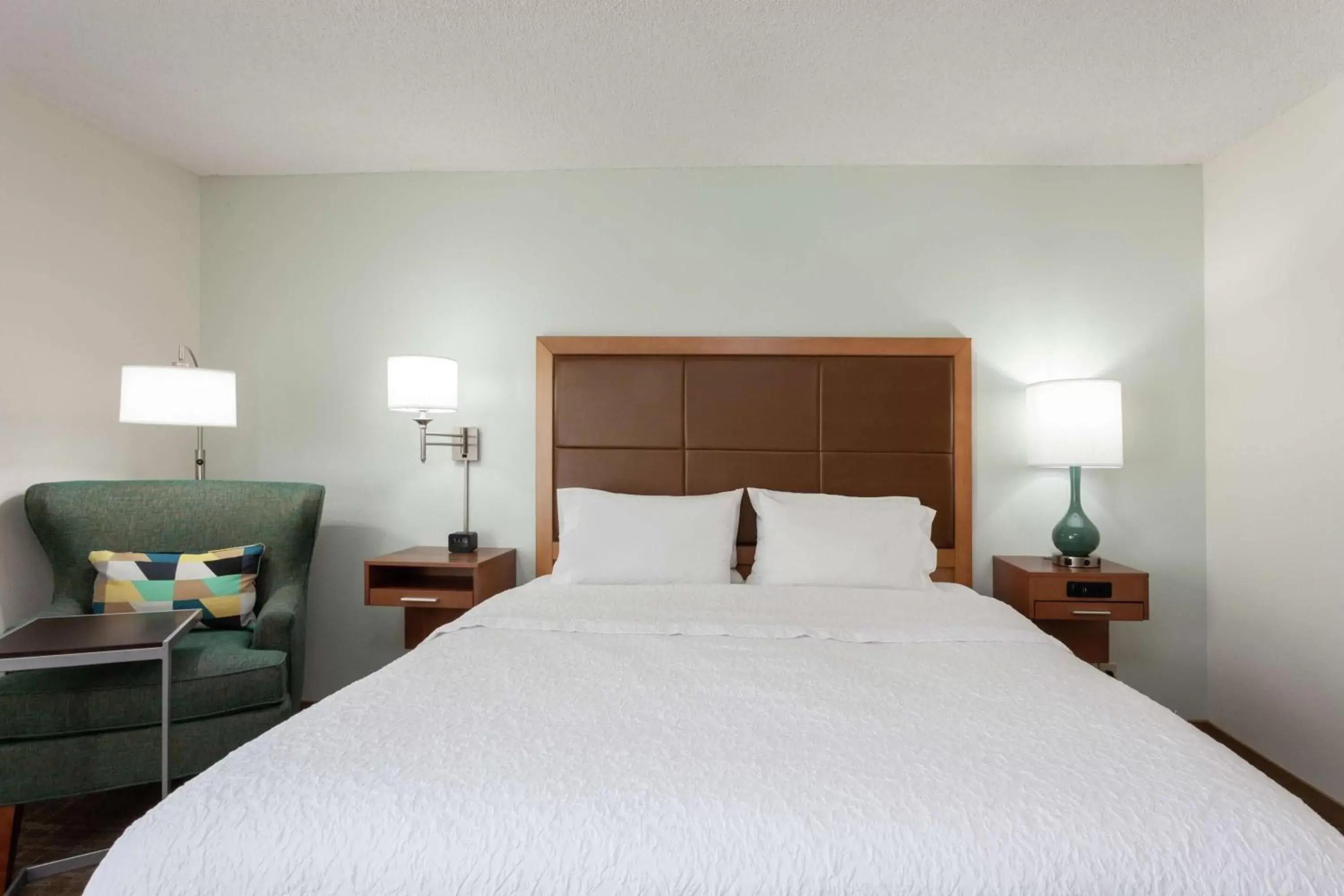 Bed in Hampton Inn Orlando International Drive Convention Center Bed in Hampton Inn Orlando International Drive Convention Center