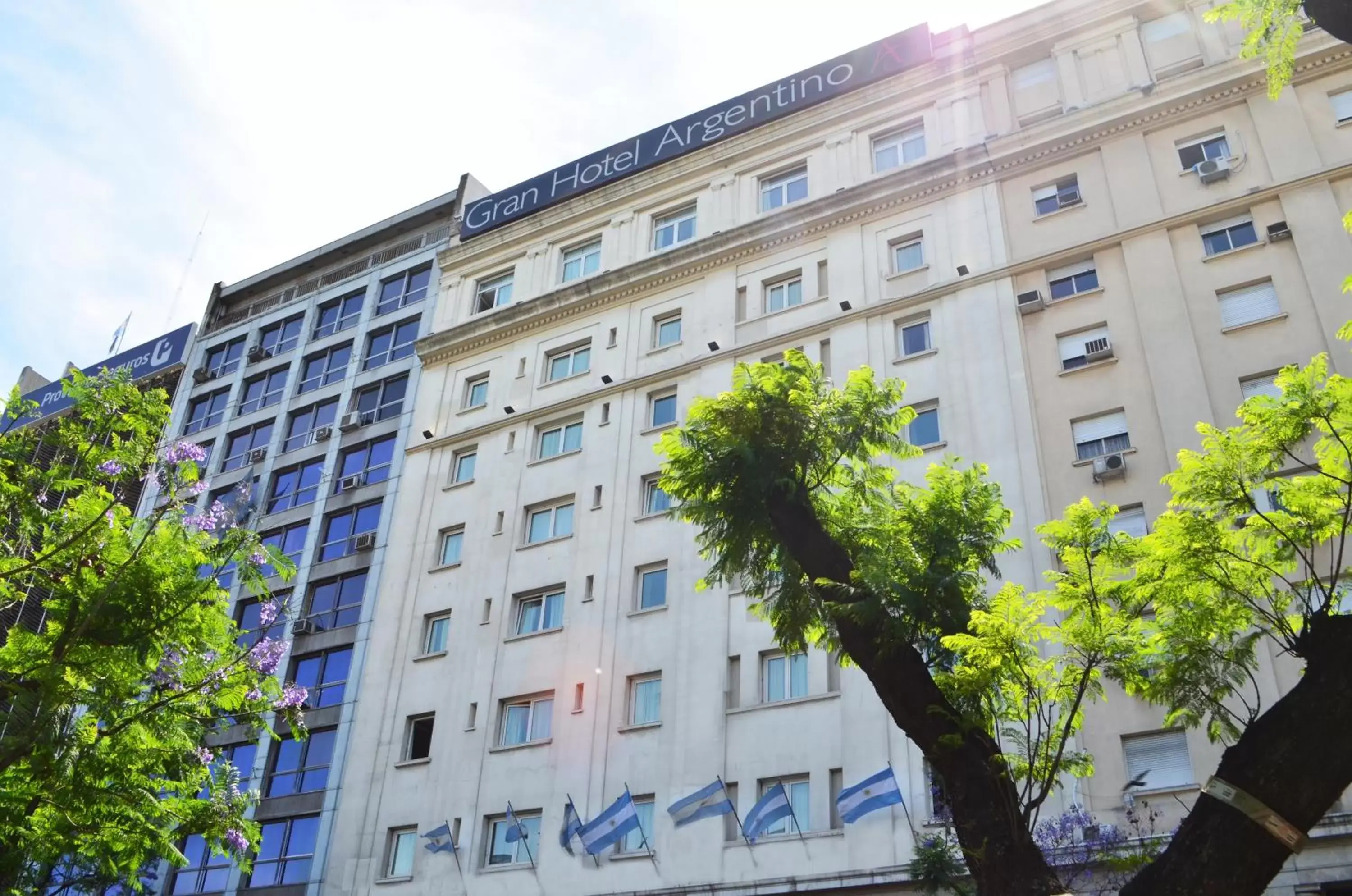 Facade/entrance in Gran Hotel Argentino Facade/entrance in Gran Hotel Argentino
