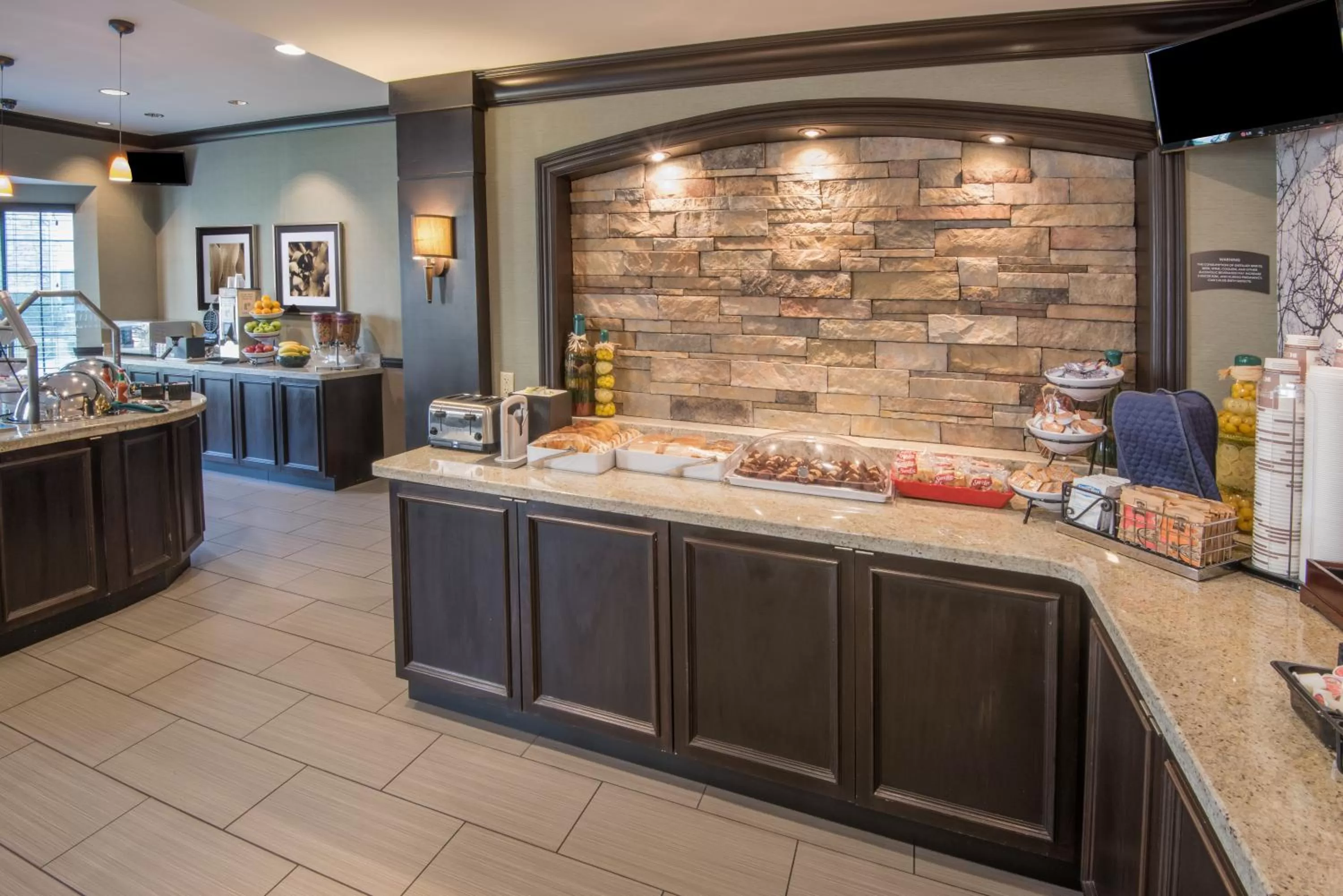 Breakfast in Staybridge Suites Columbus-Airport by IHG