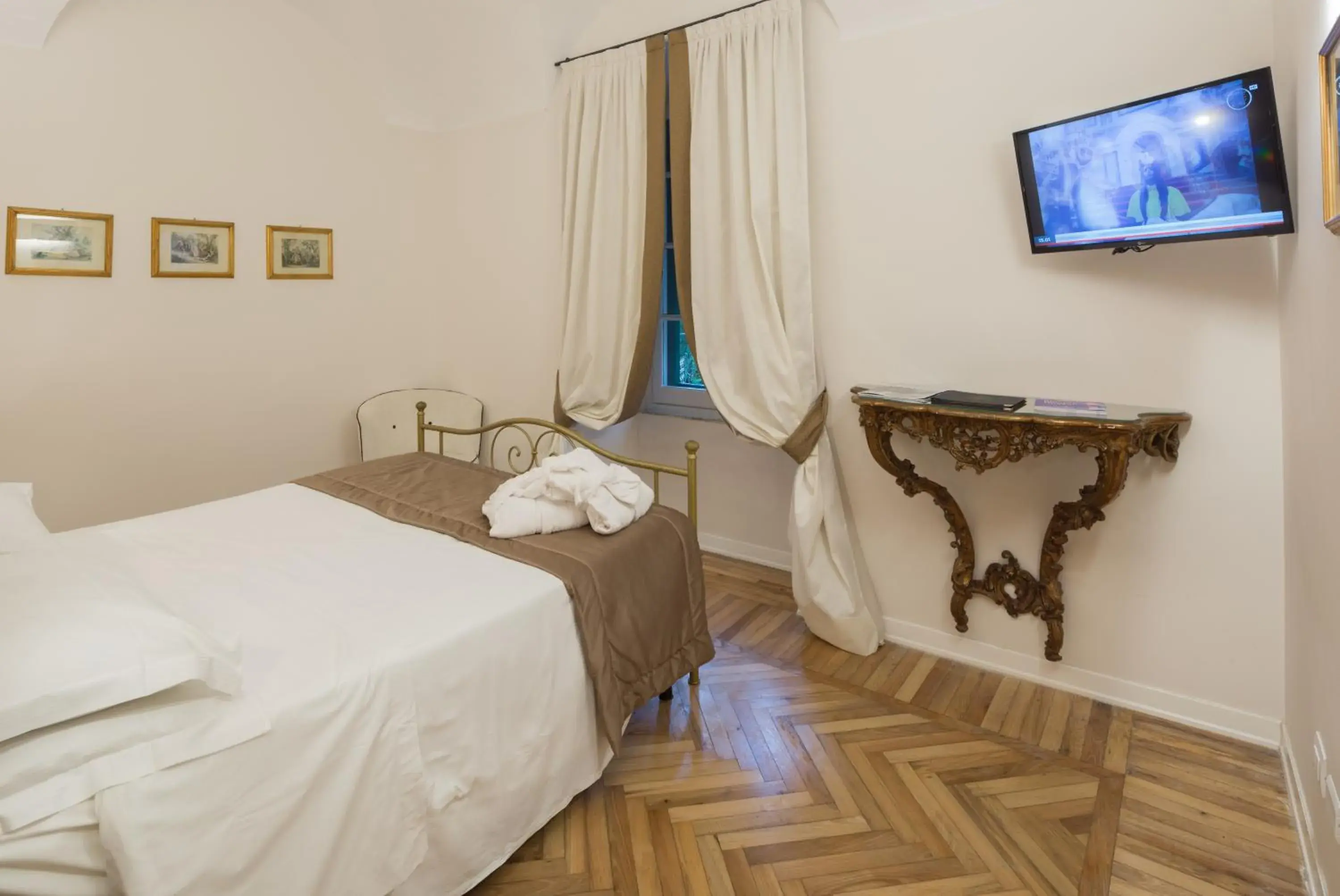 Bed in Mediterraneo Emotional Hotel & Spa