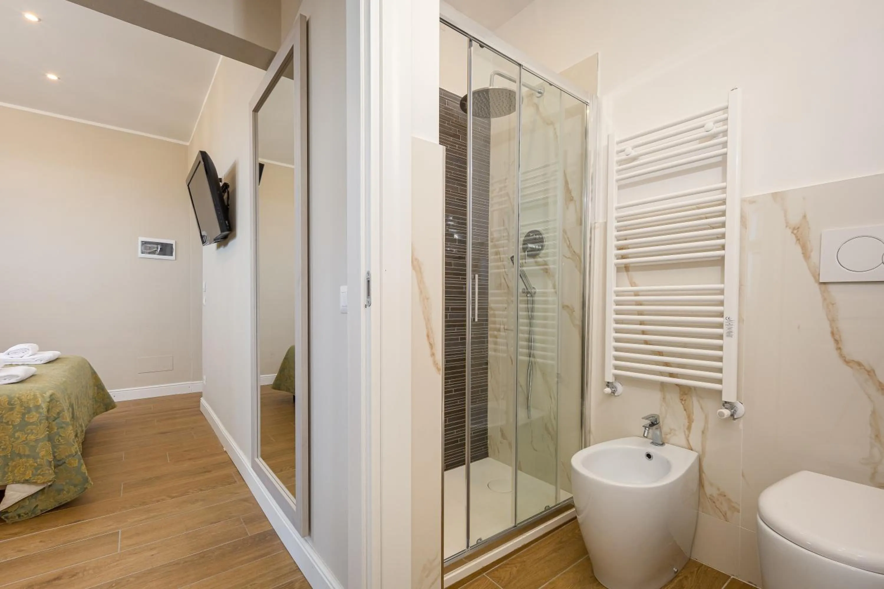 Bathroom in Hotel Bijou Roof Terrace