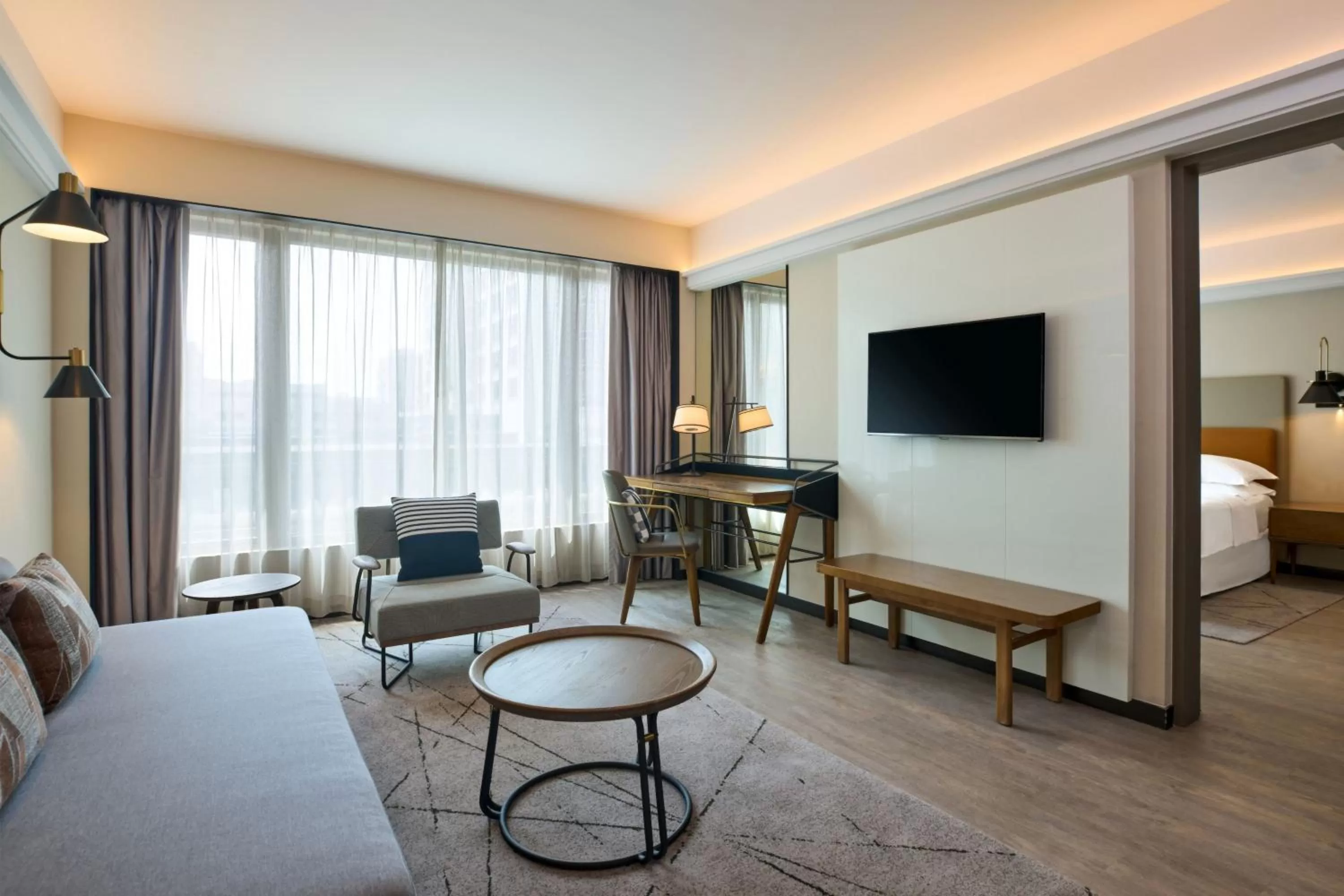 Living room, Bed in Sheraton Hong Kong Hotel & Towers